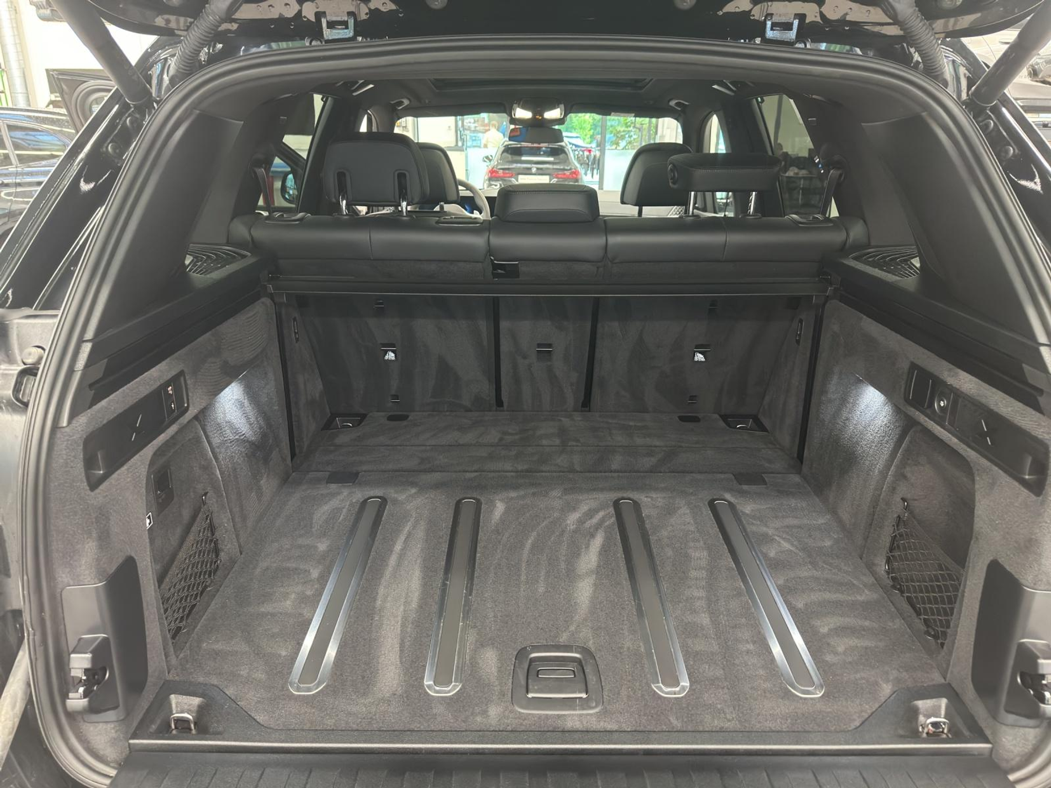 listing desktop thumbnail image 17