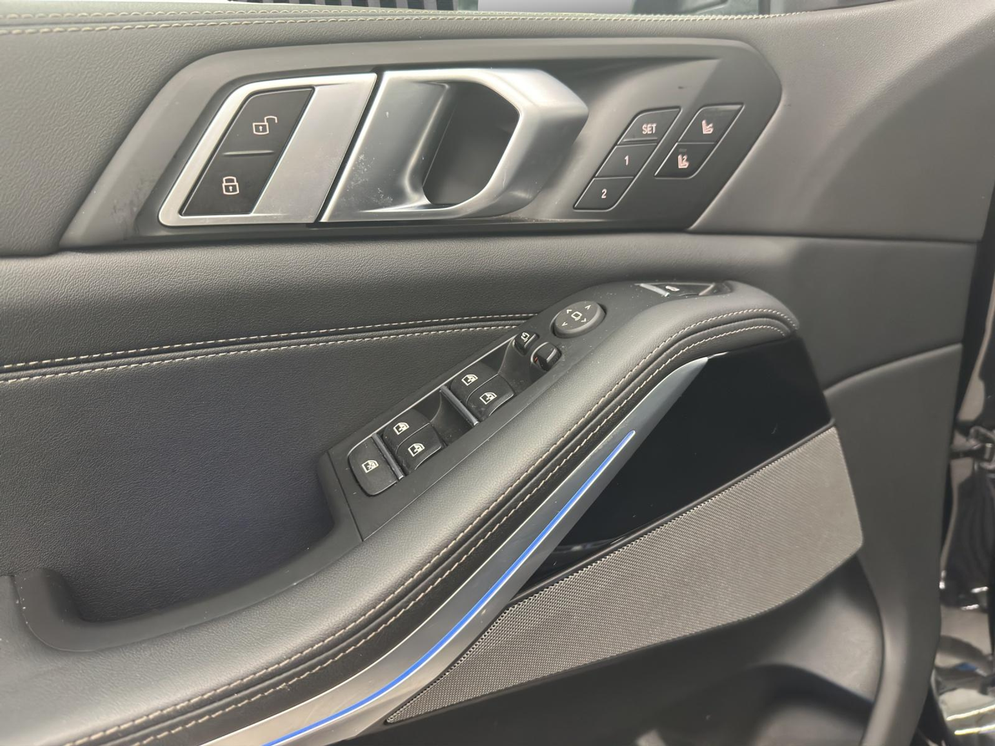 listing desktop thumbnail image 16