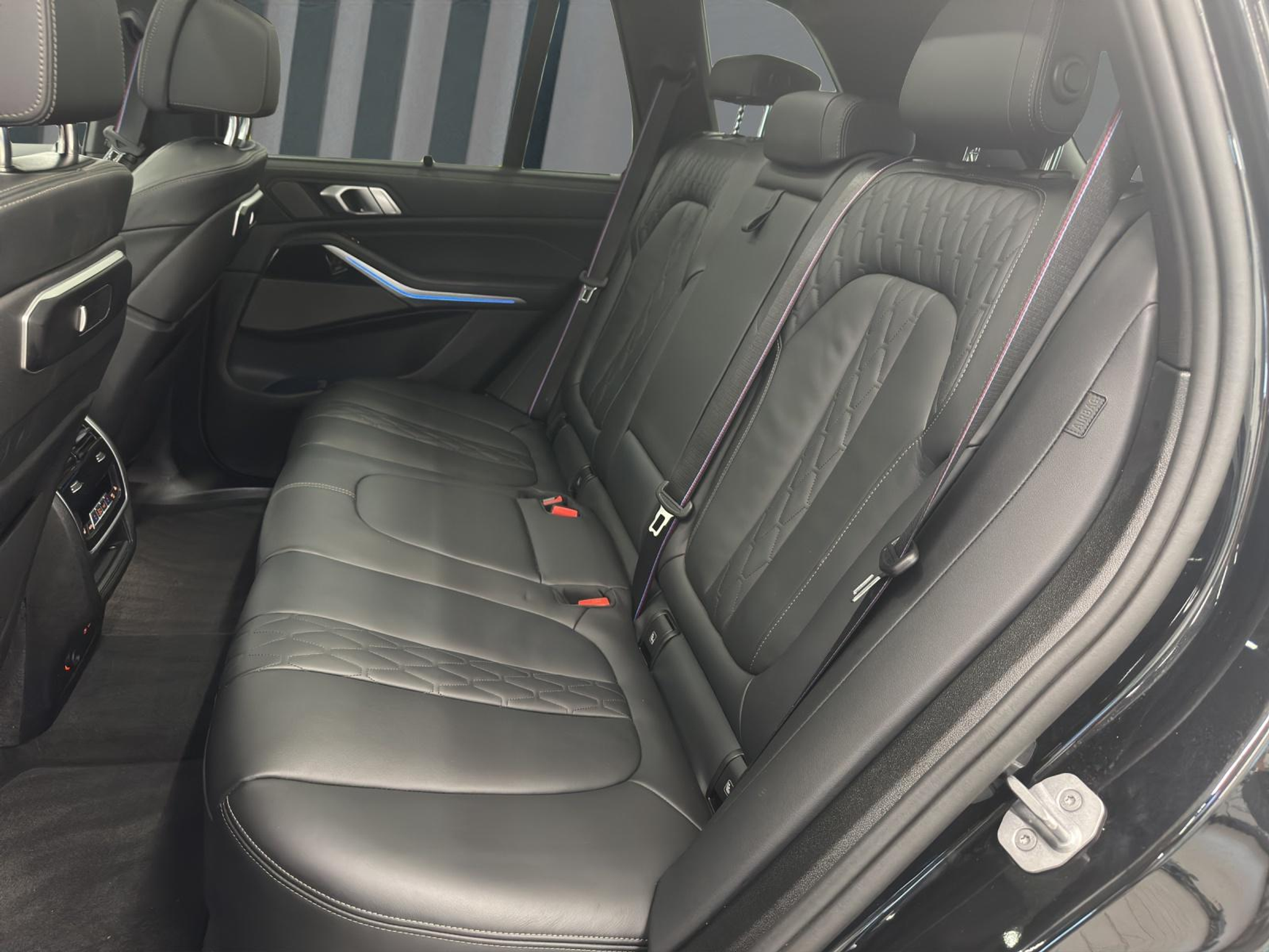 listing desktop thumbnail image 15