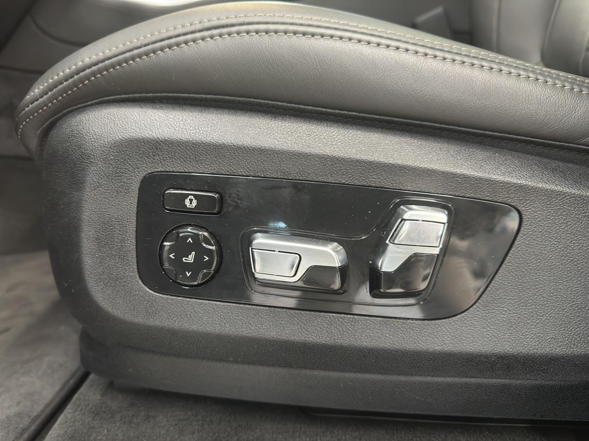 listing desktop thumbnail image 19