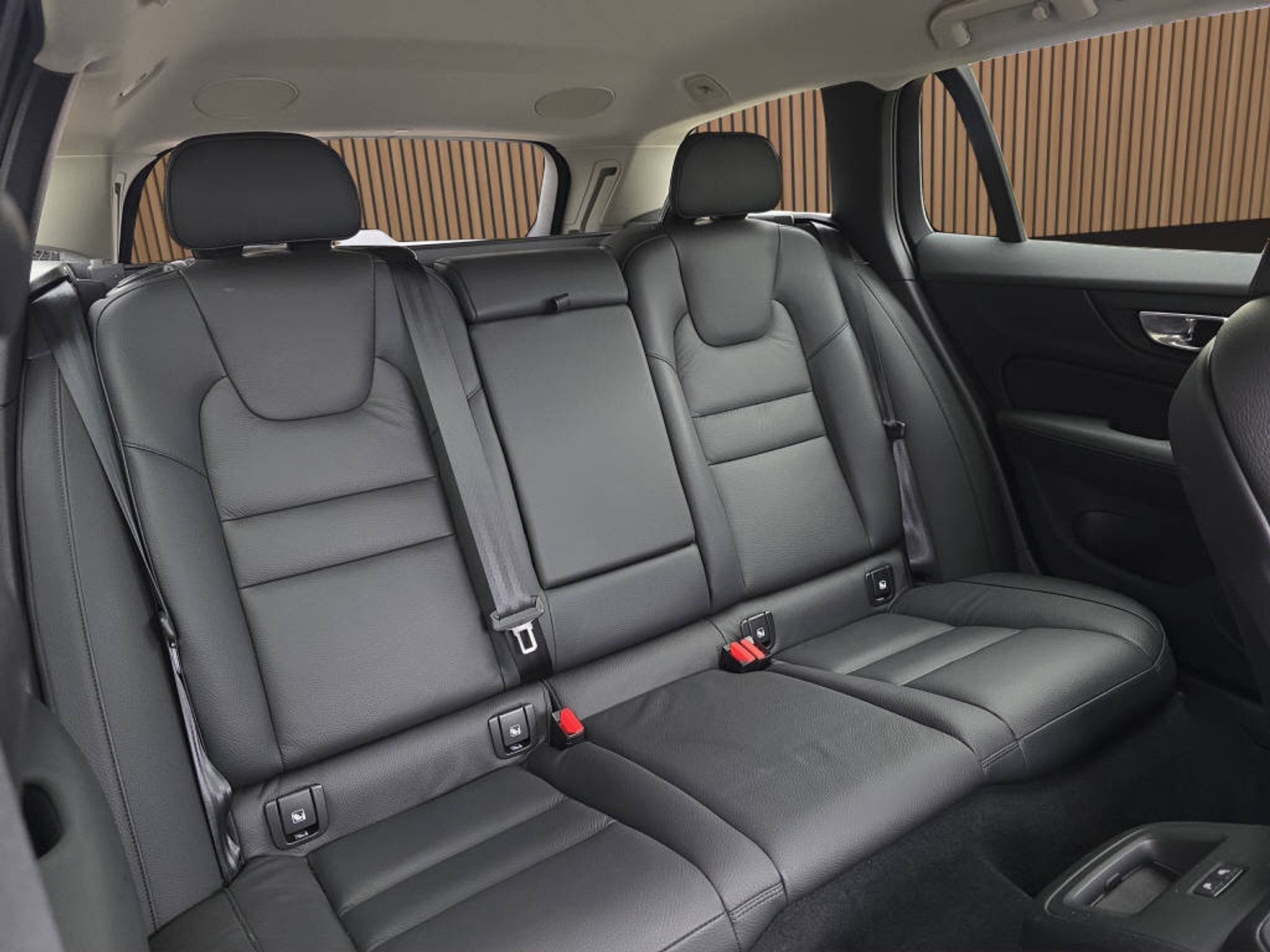 listing desktop thumbnail image 14