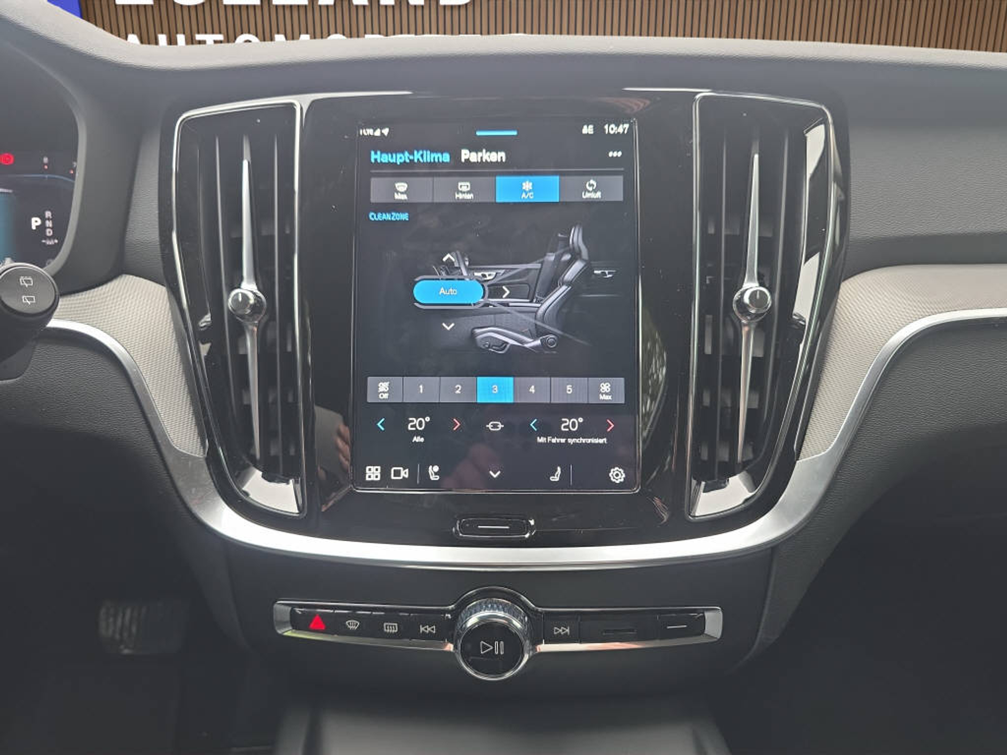 listing desktop thumbnail image 16