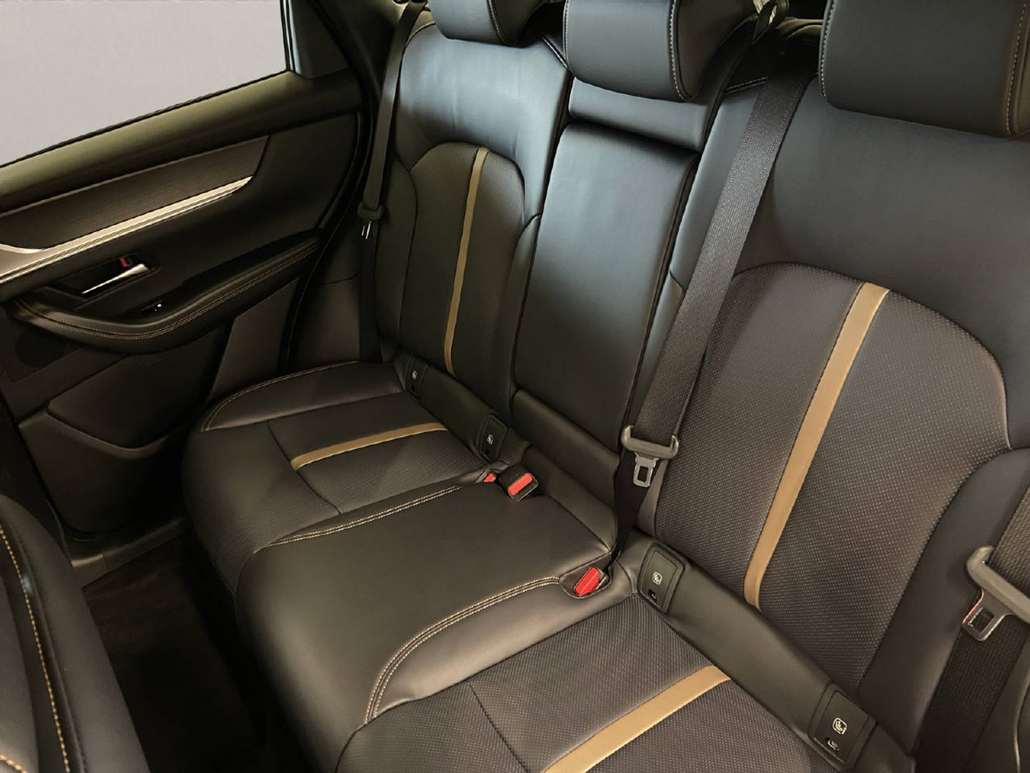 listing desktop thumbnail image 9