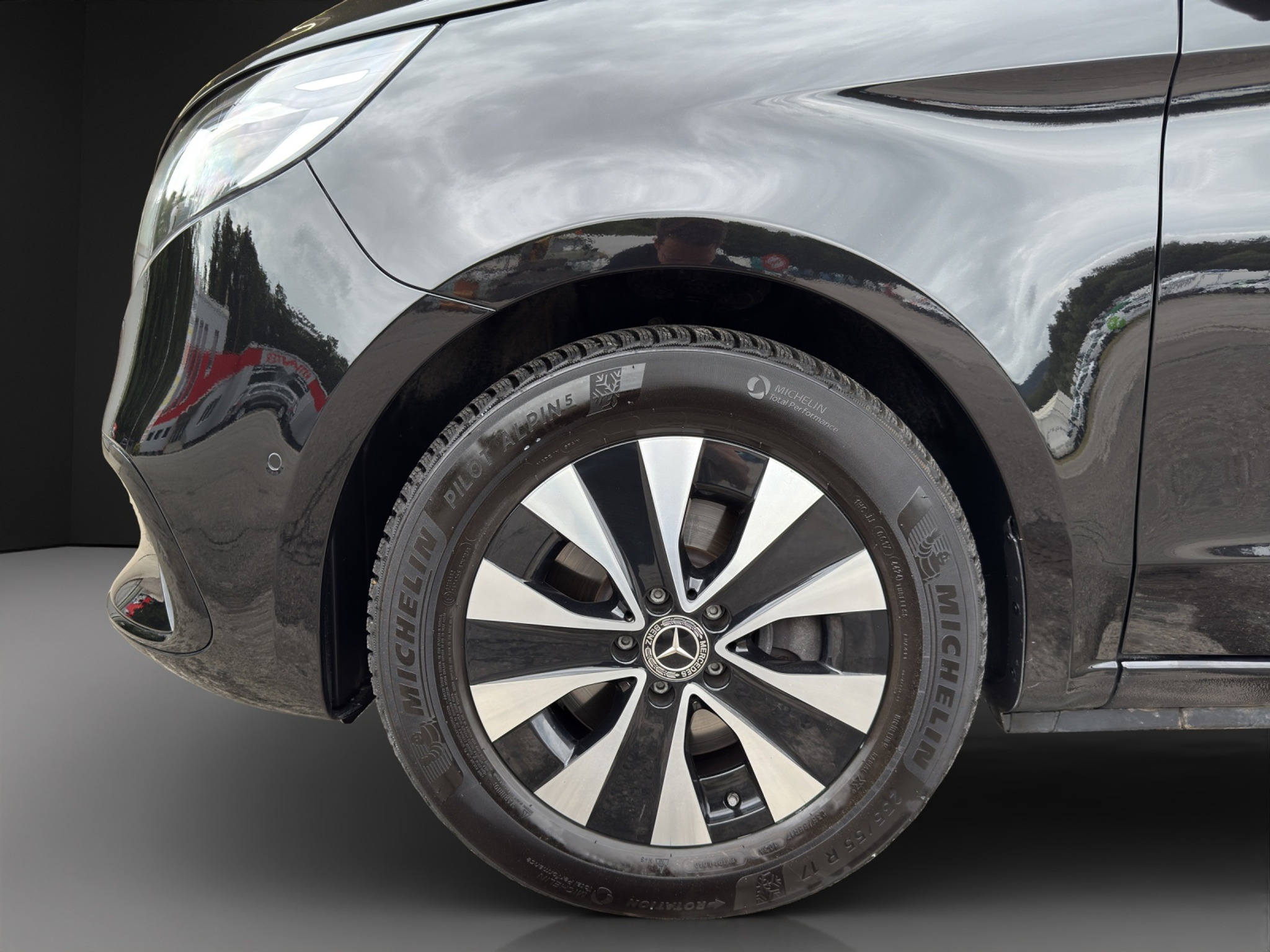 listing desktop thumbnail image 12