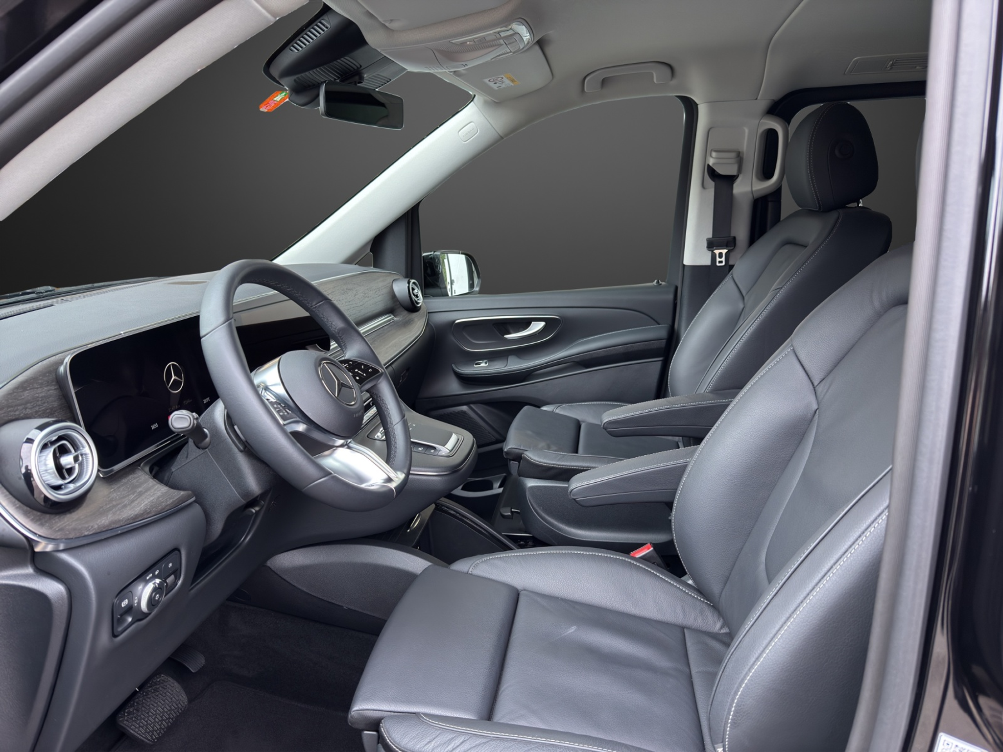 listing desktop thumbnail image 7