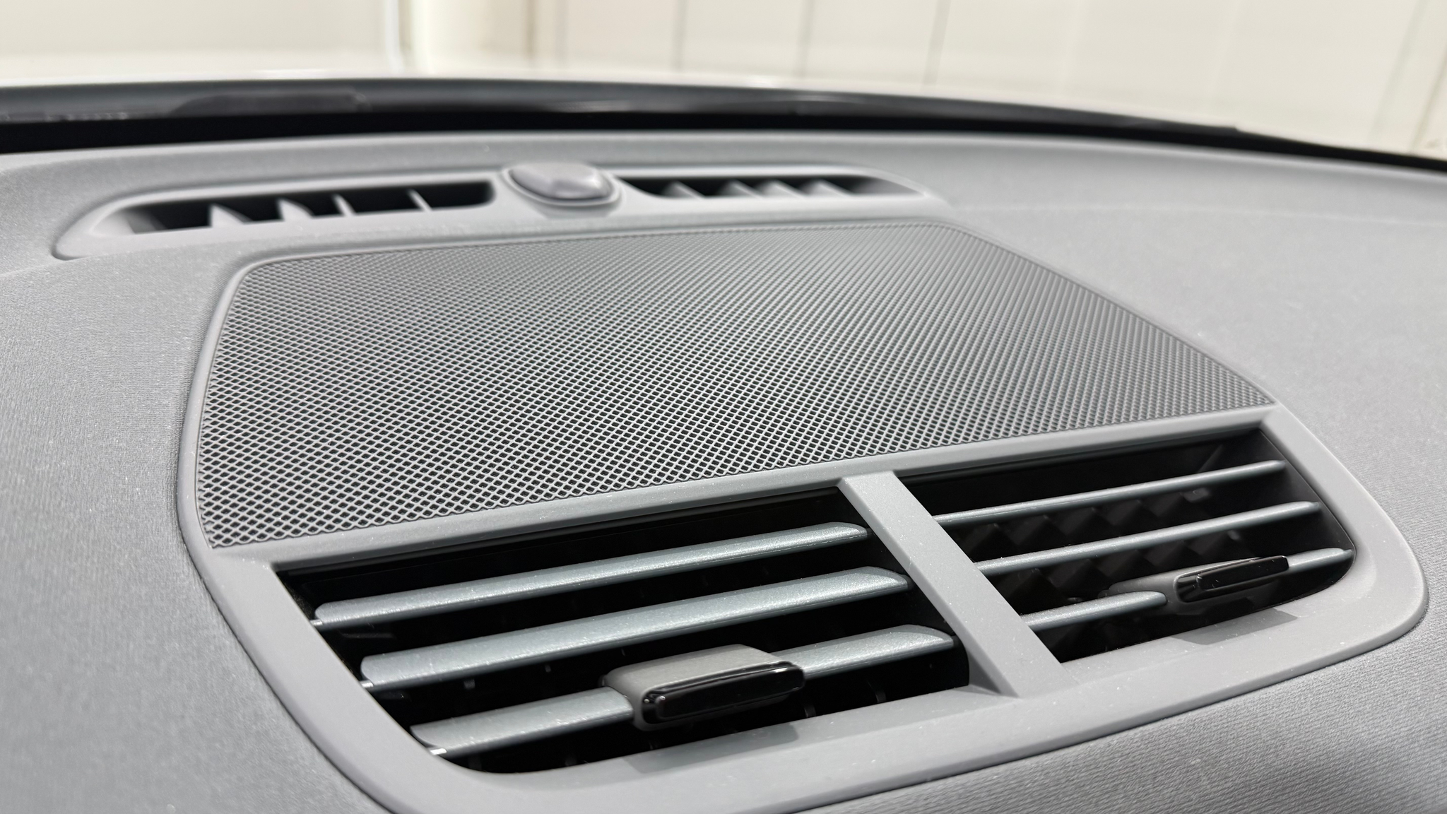 listing desktop thumbnail image 14