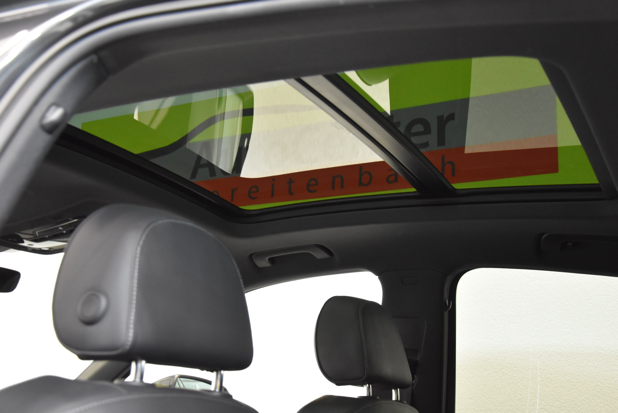 listing desktop thumbnail image 8