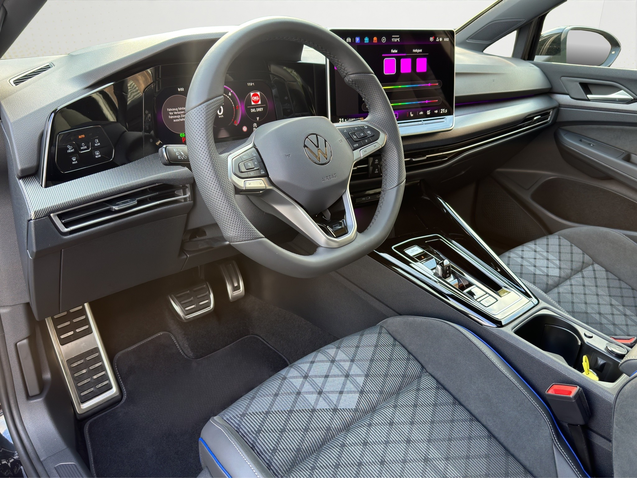 listing desktop thumbnail image 12