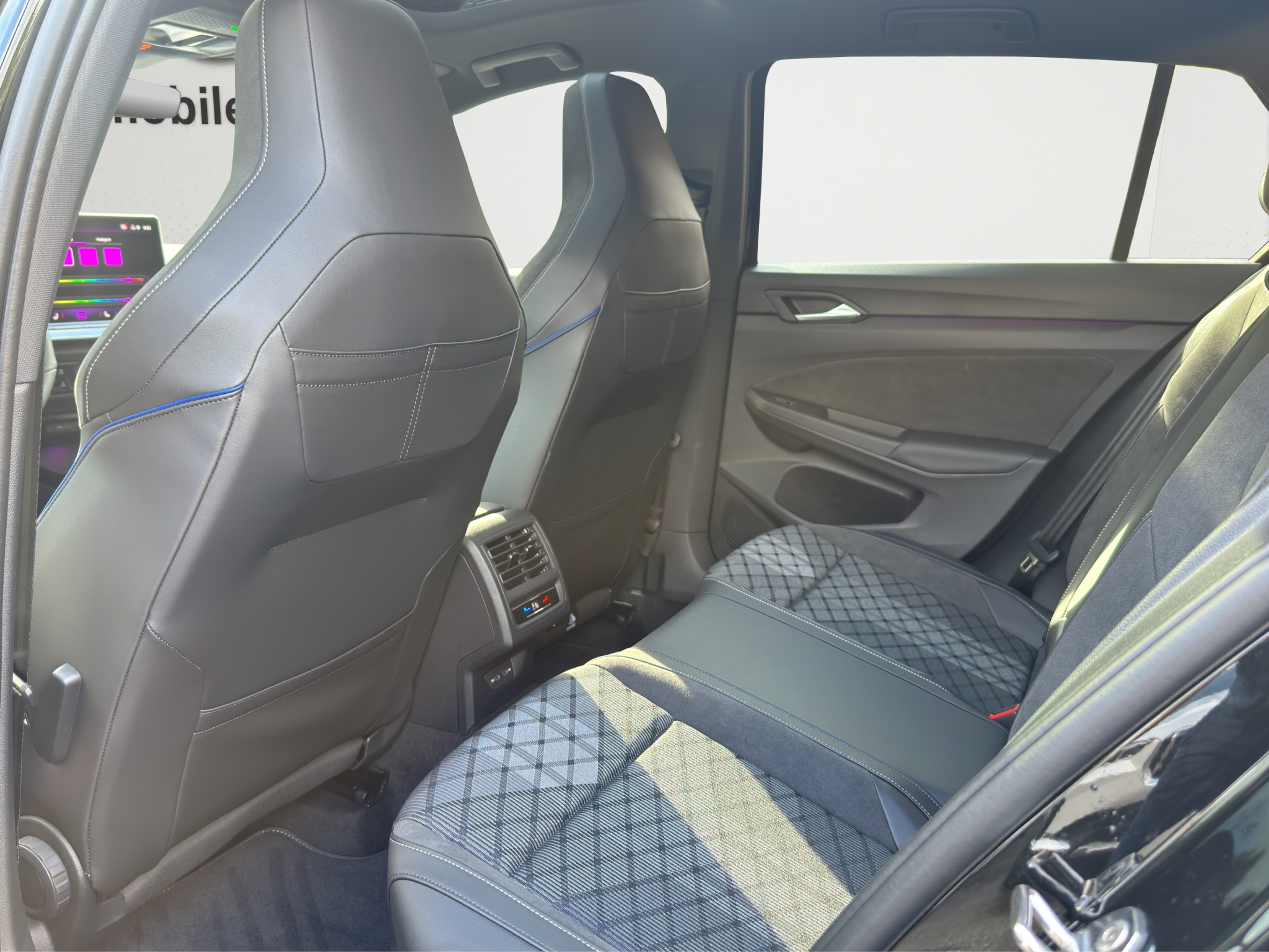 listing desktop thumbnail image 15