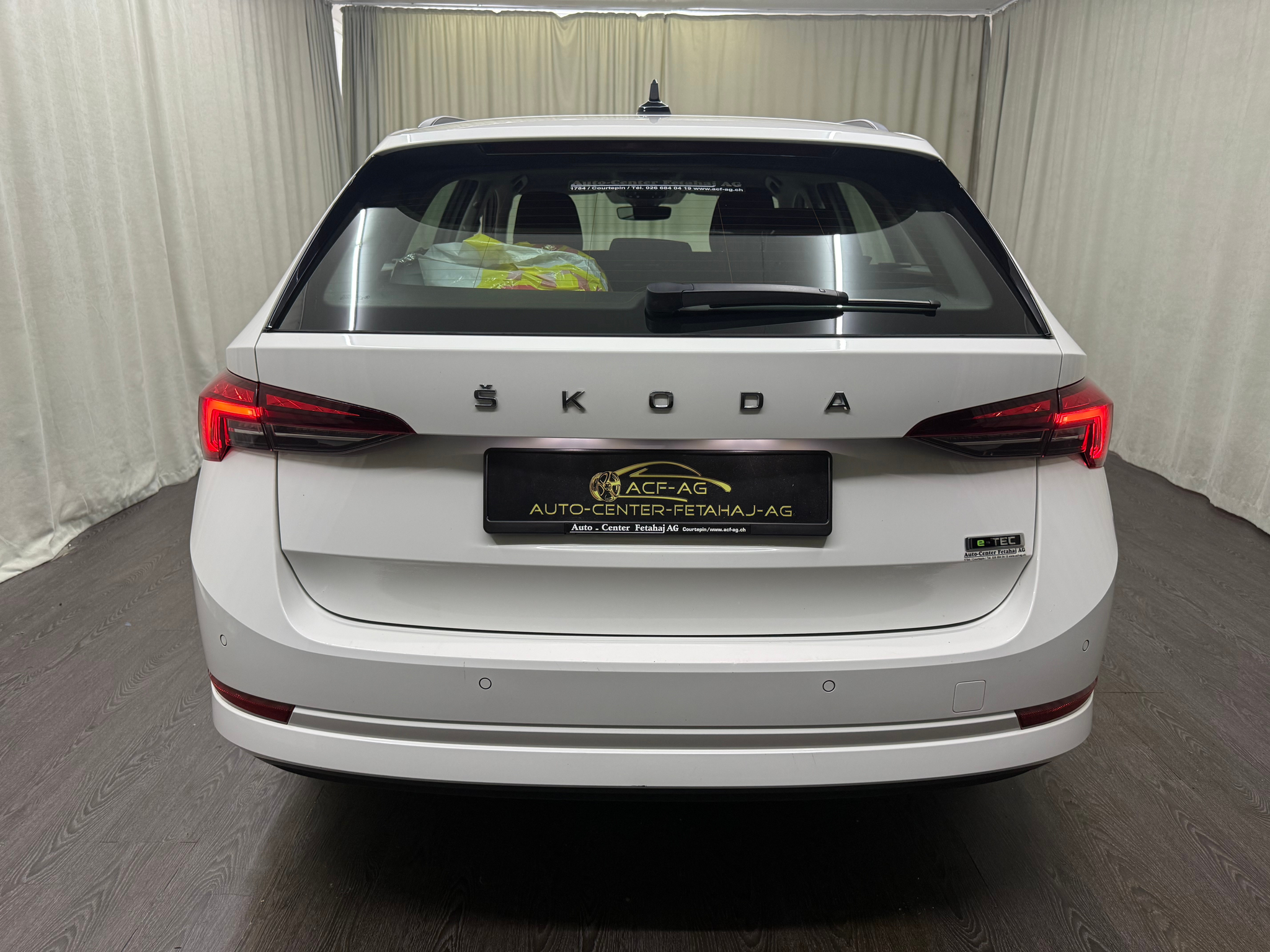 listing desktop thumbnail image 4