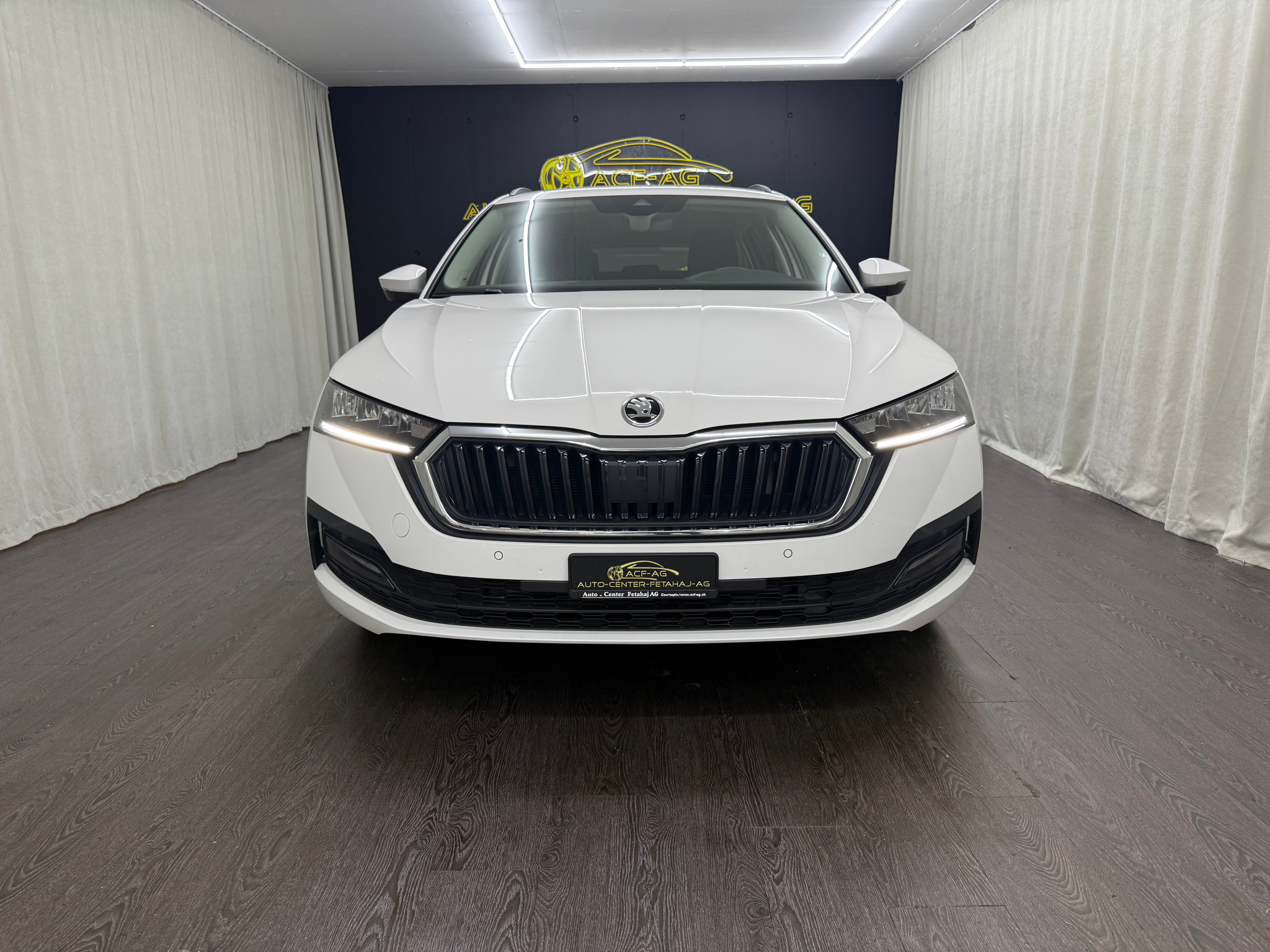 listing desktop thumbnail image 1