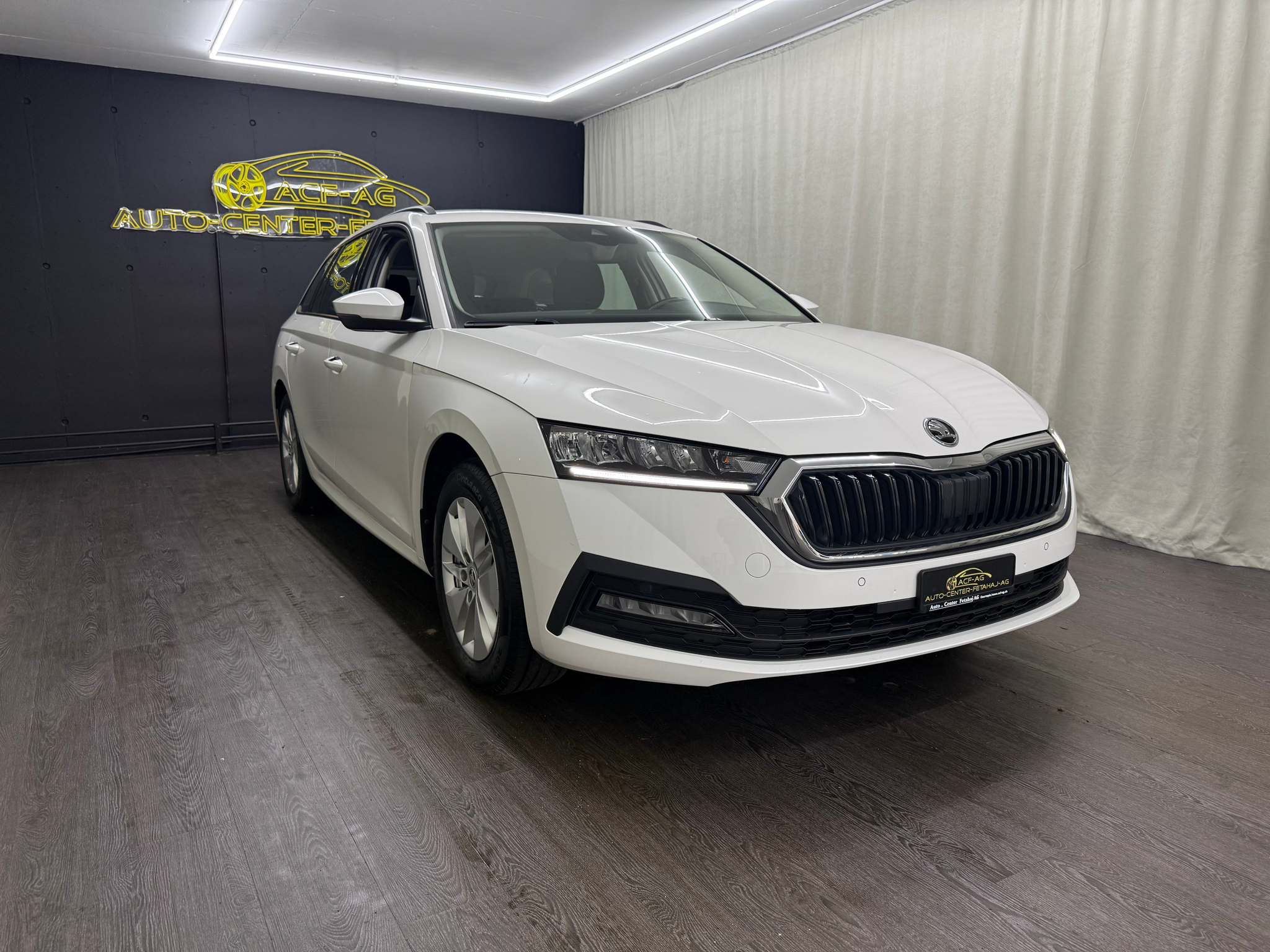 listing desktop thumbnail image 2