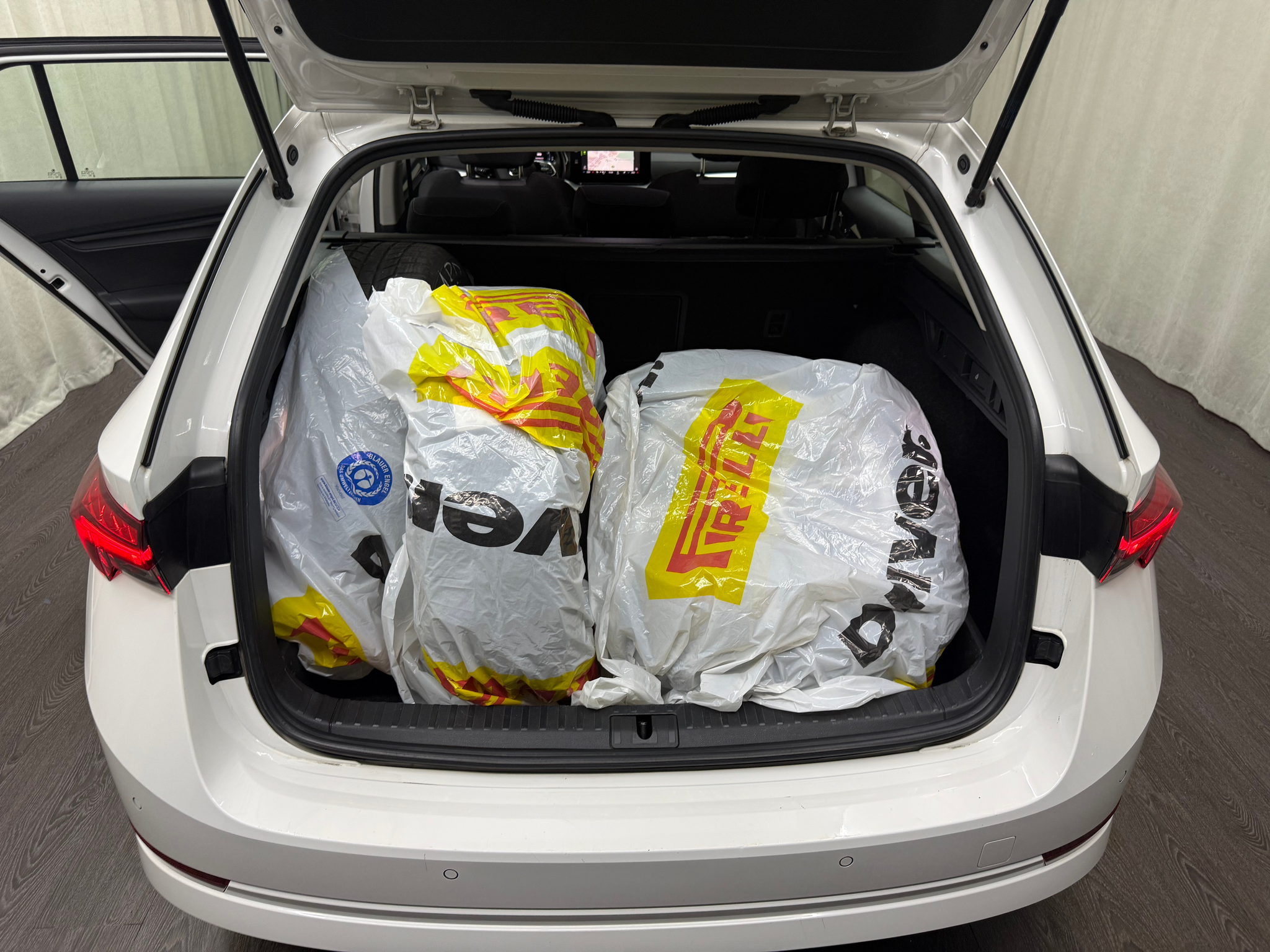 listing desktop thumbnail image 16