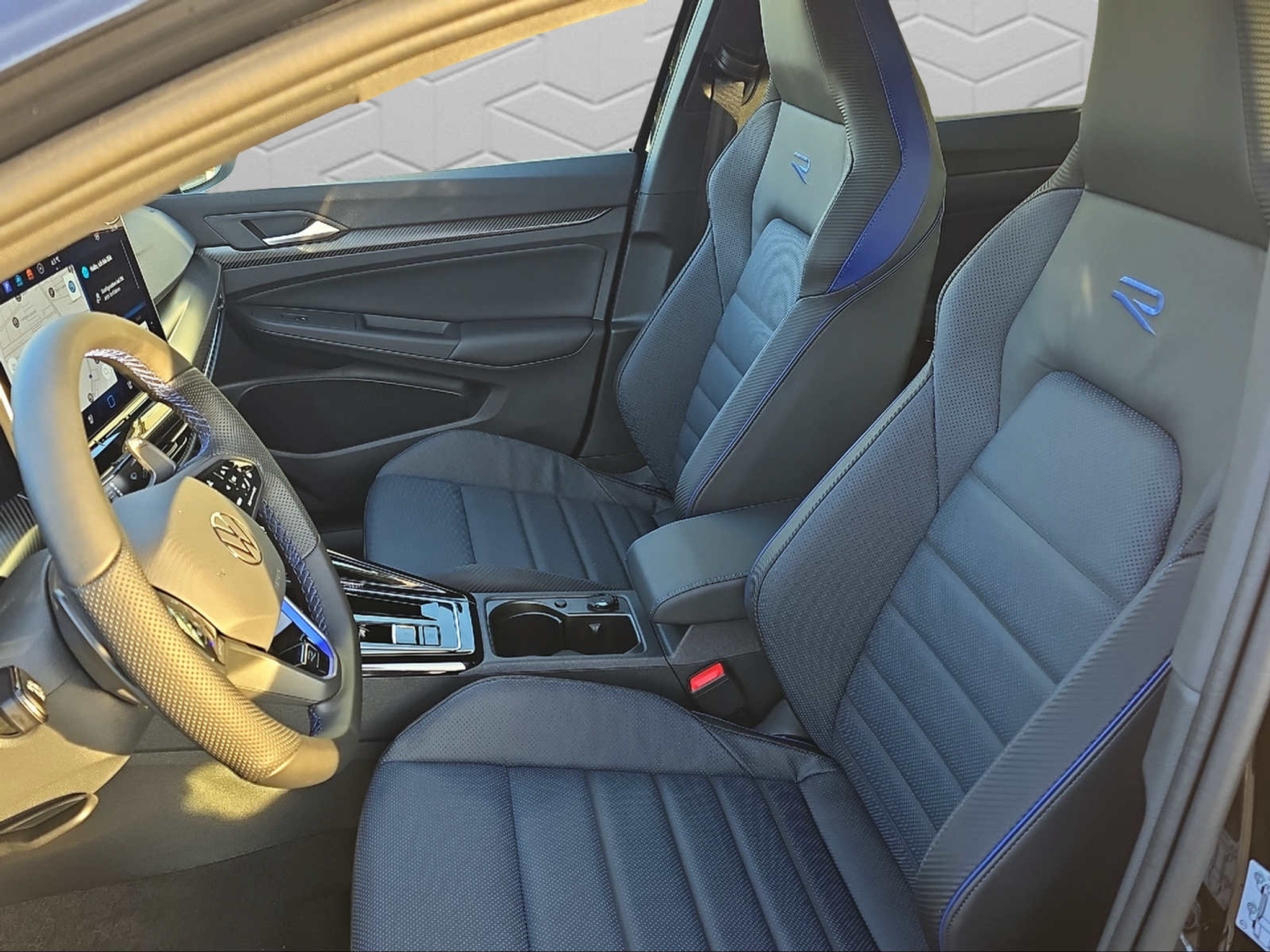 listing desktop thumbnail image 6