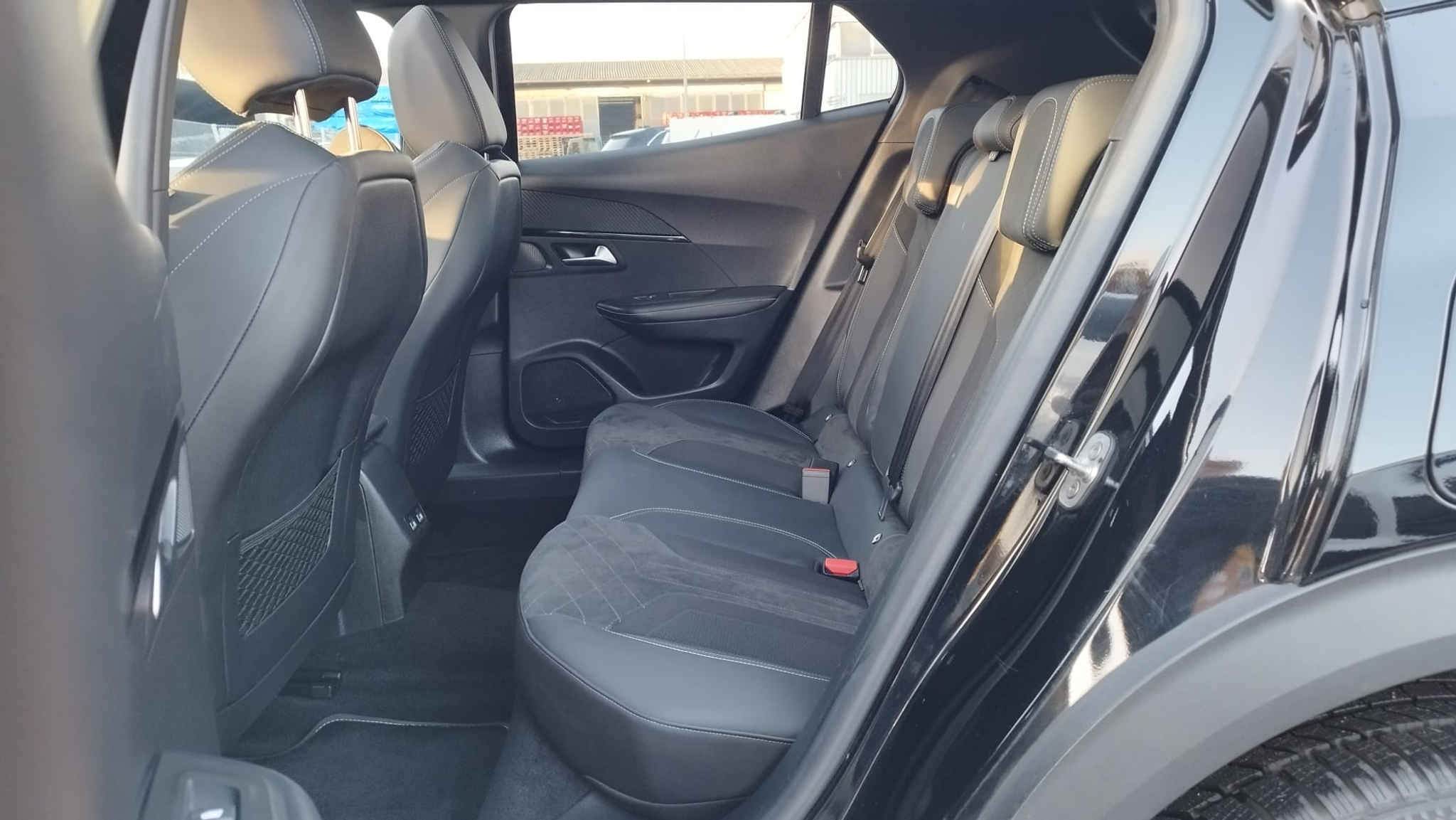 listing desktop thumbnail image 14