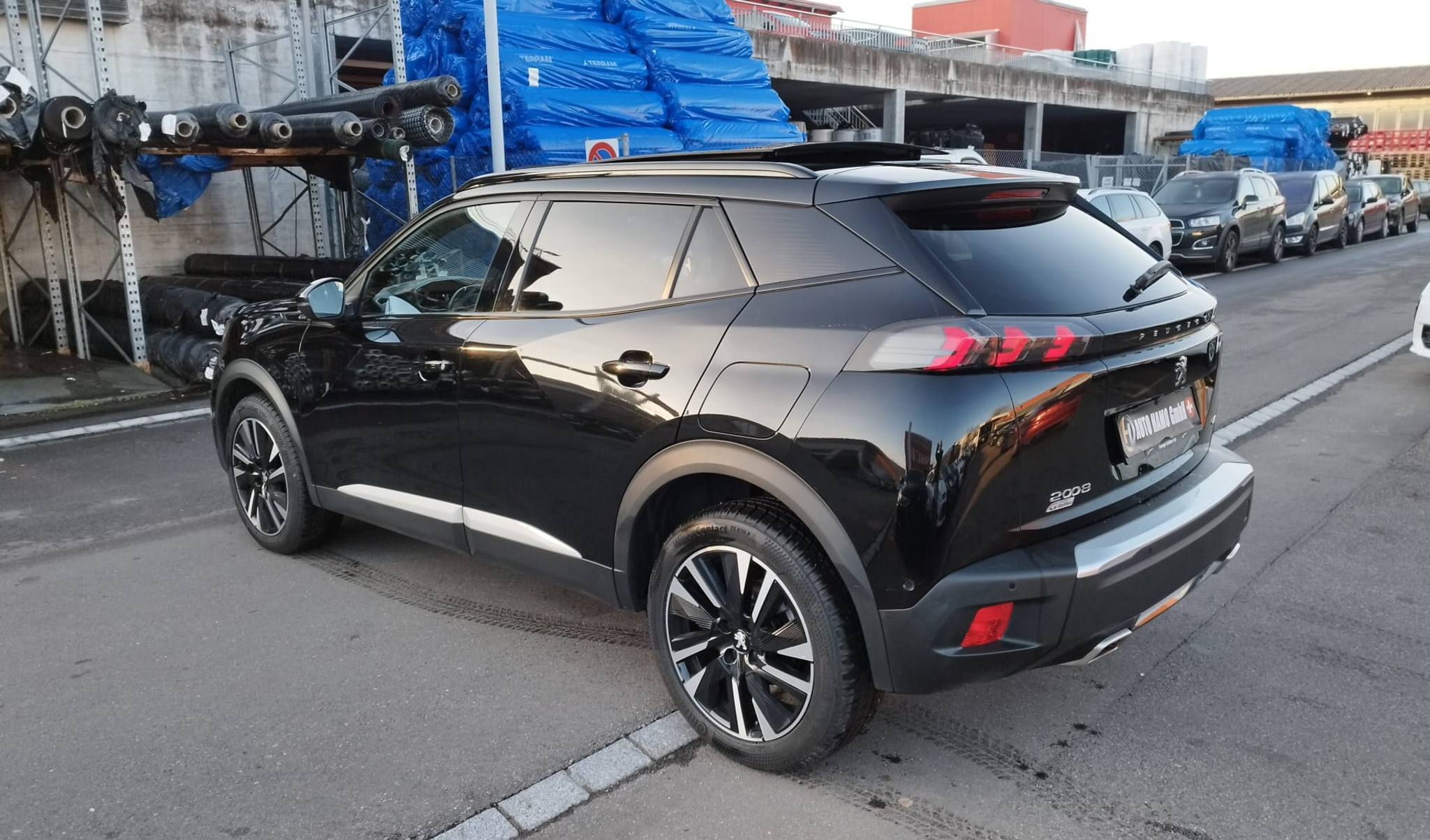 listing desktop thumbnail image 4