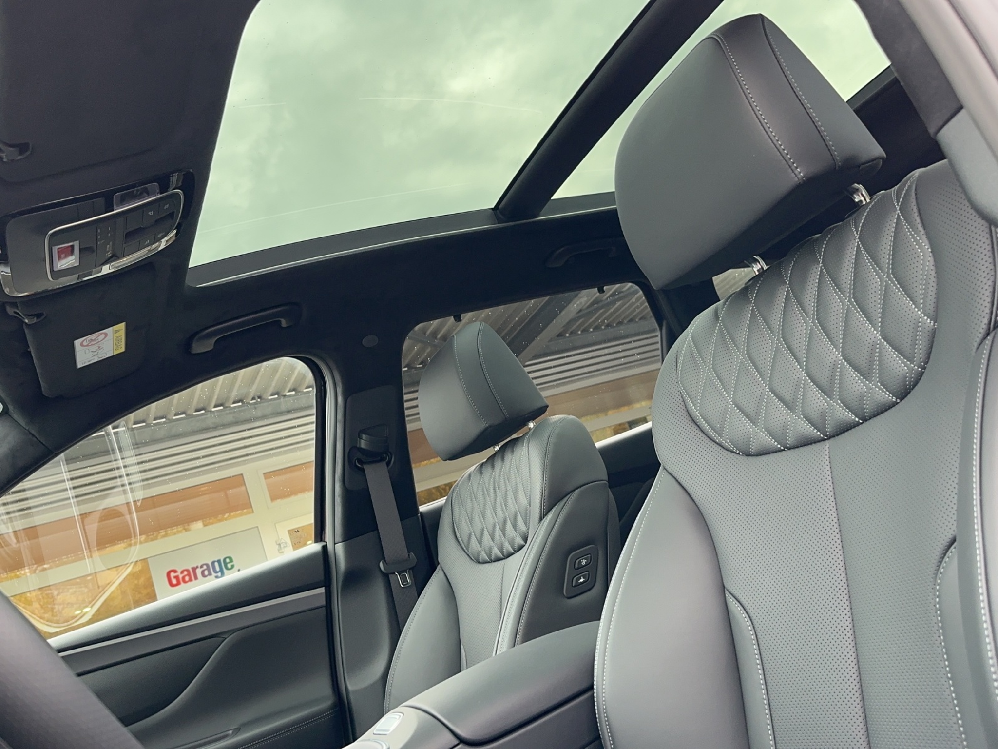 listing desktop thumbnail image 7