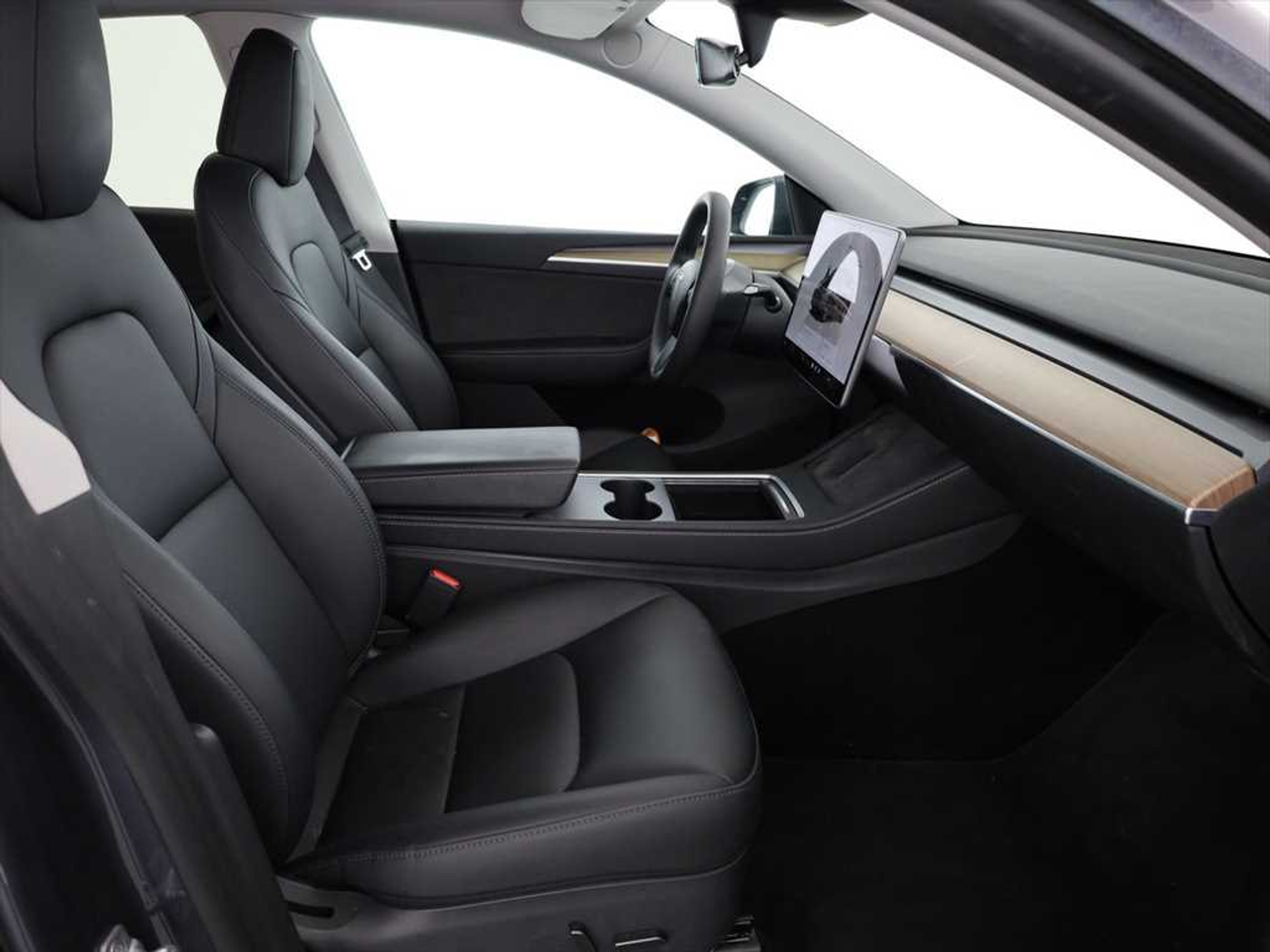 listing desktop thumbnail image 8