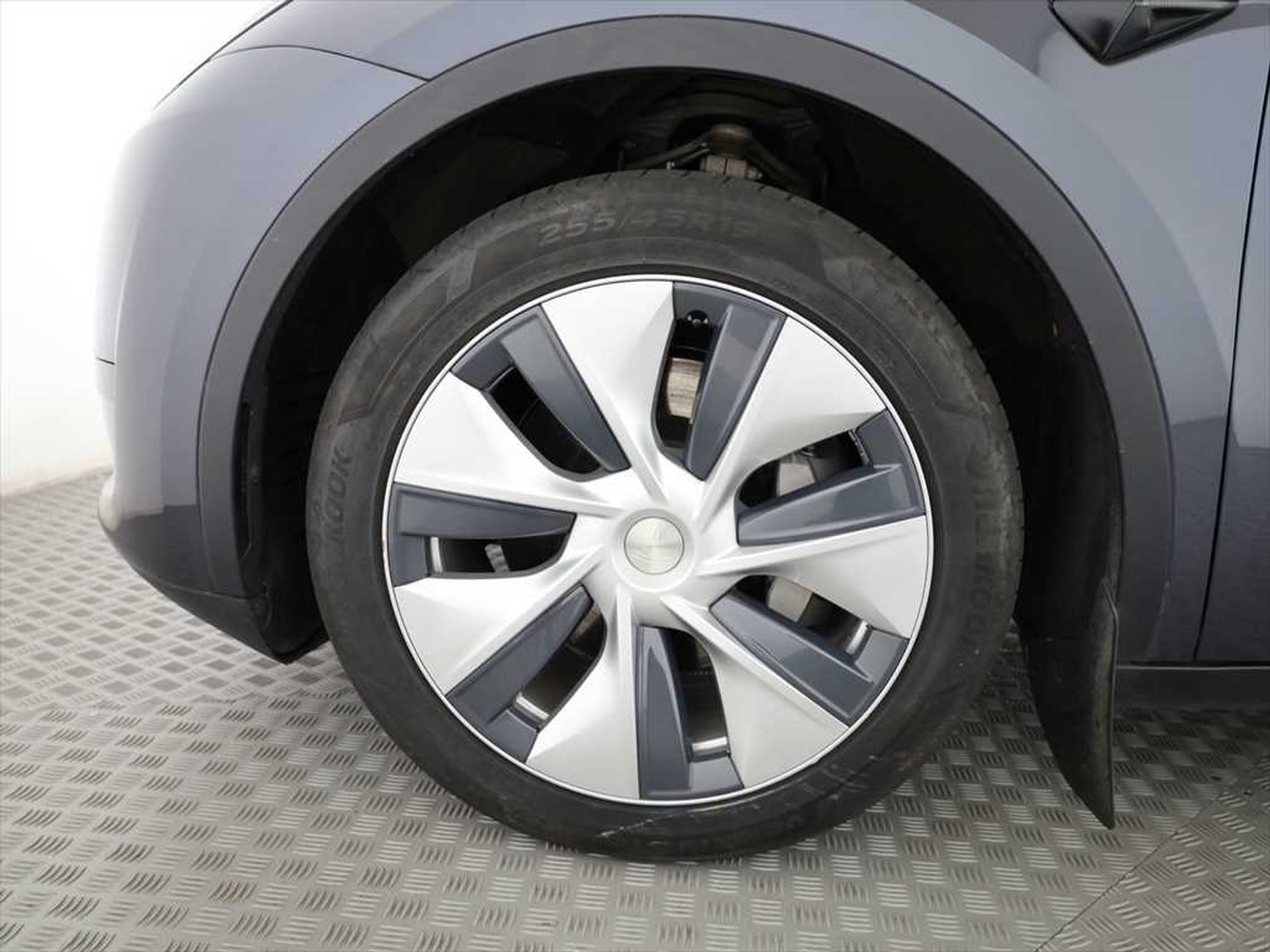 listing desktop thumbnail image 4