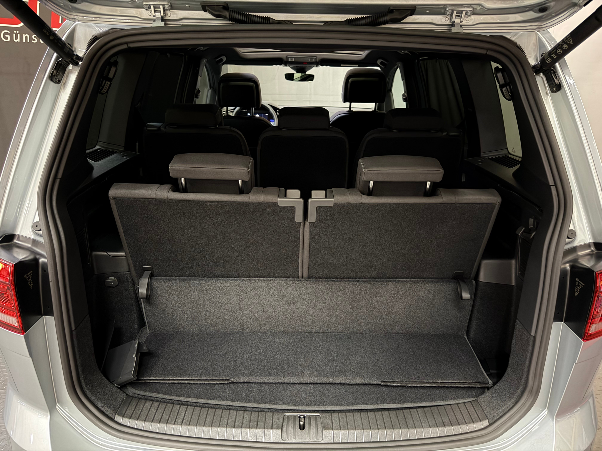 listing desktop thumbnail image 11