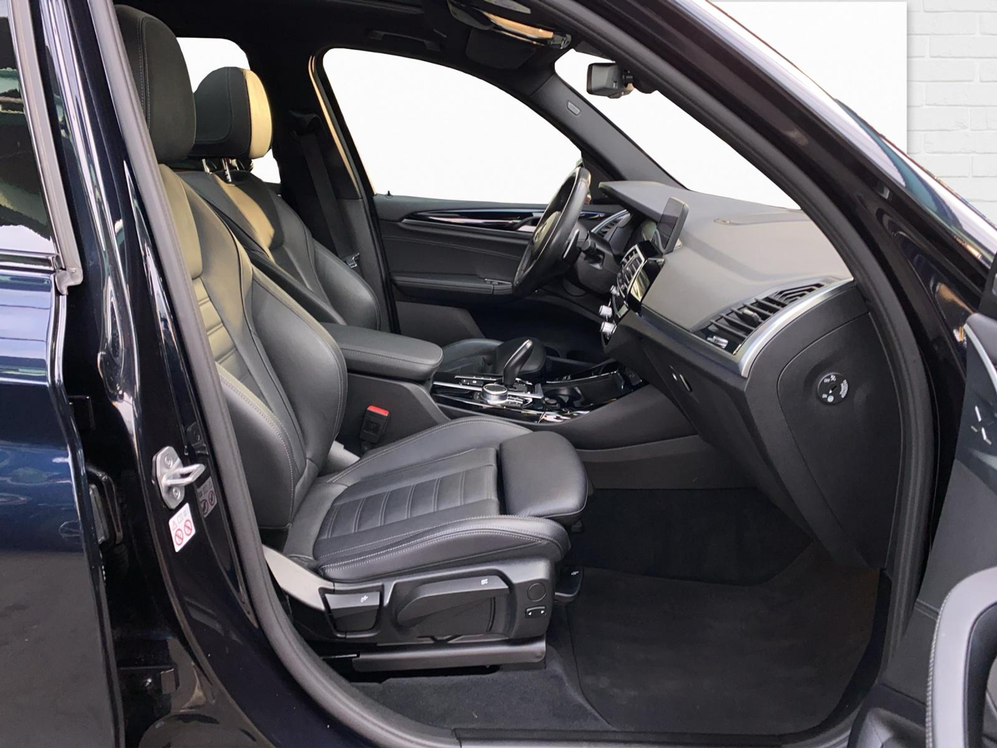 listing desktop thumbnail image 11