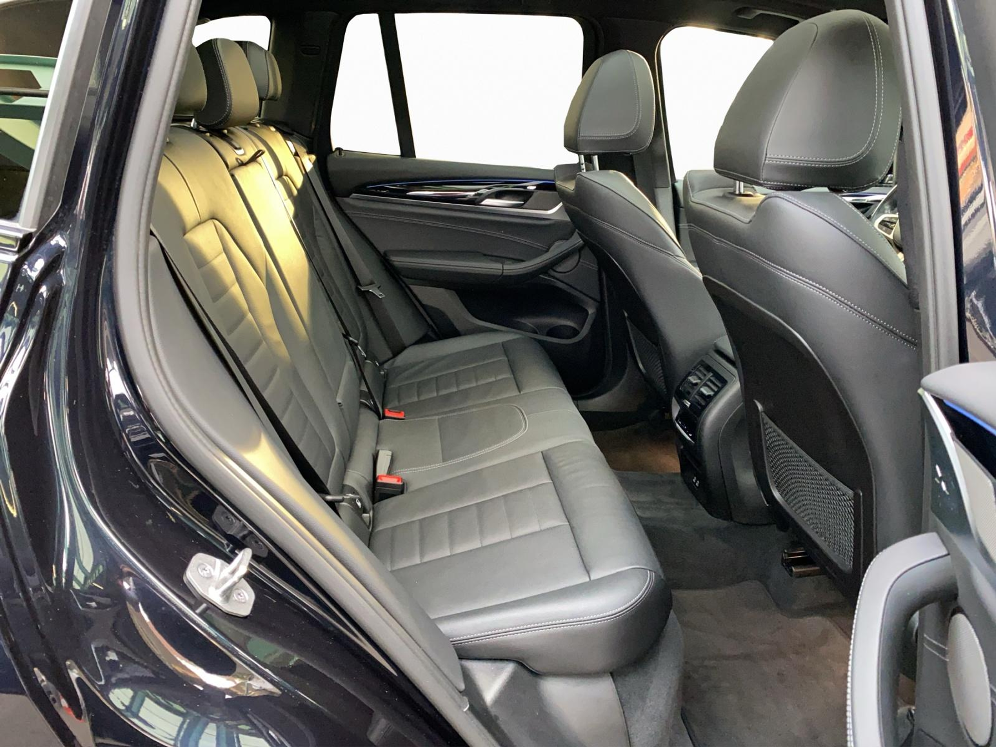 listing desktop thumbnail image 12