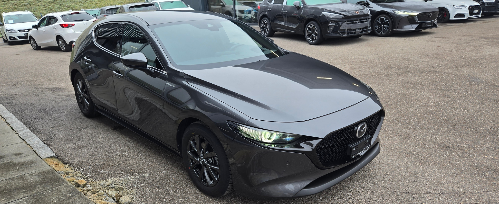 listing desktop thumbnail image 3