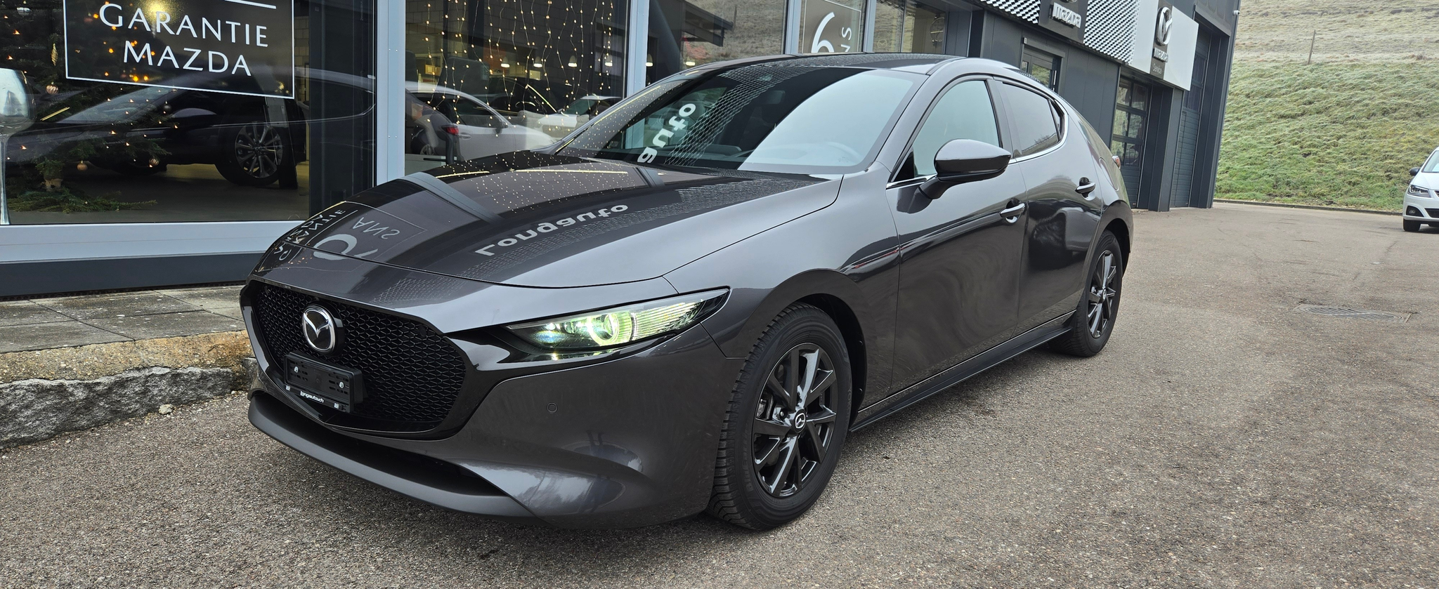 listing desktop thumbnail image 1