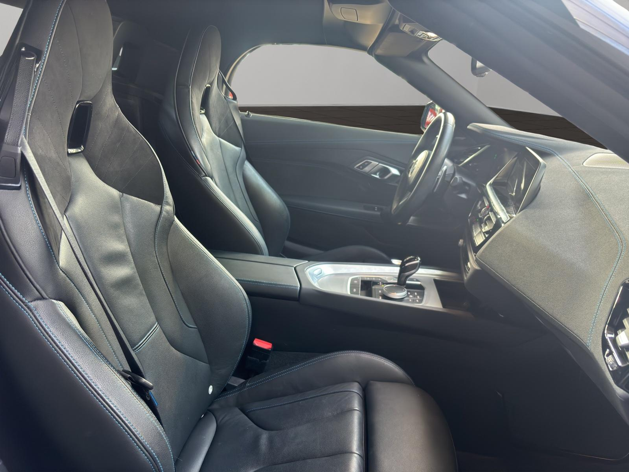 listing desktop thumbnail image 10