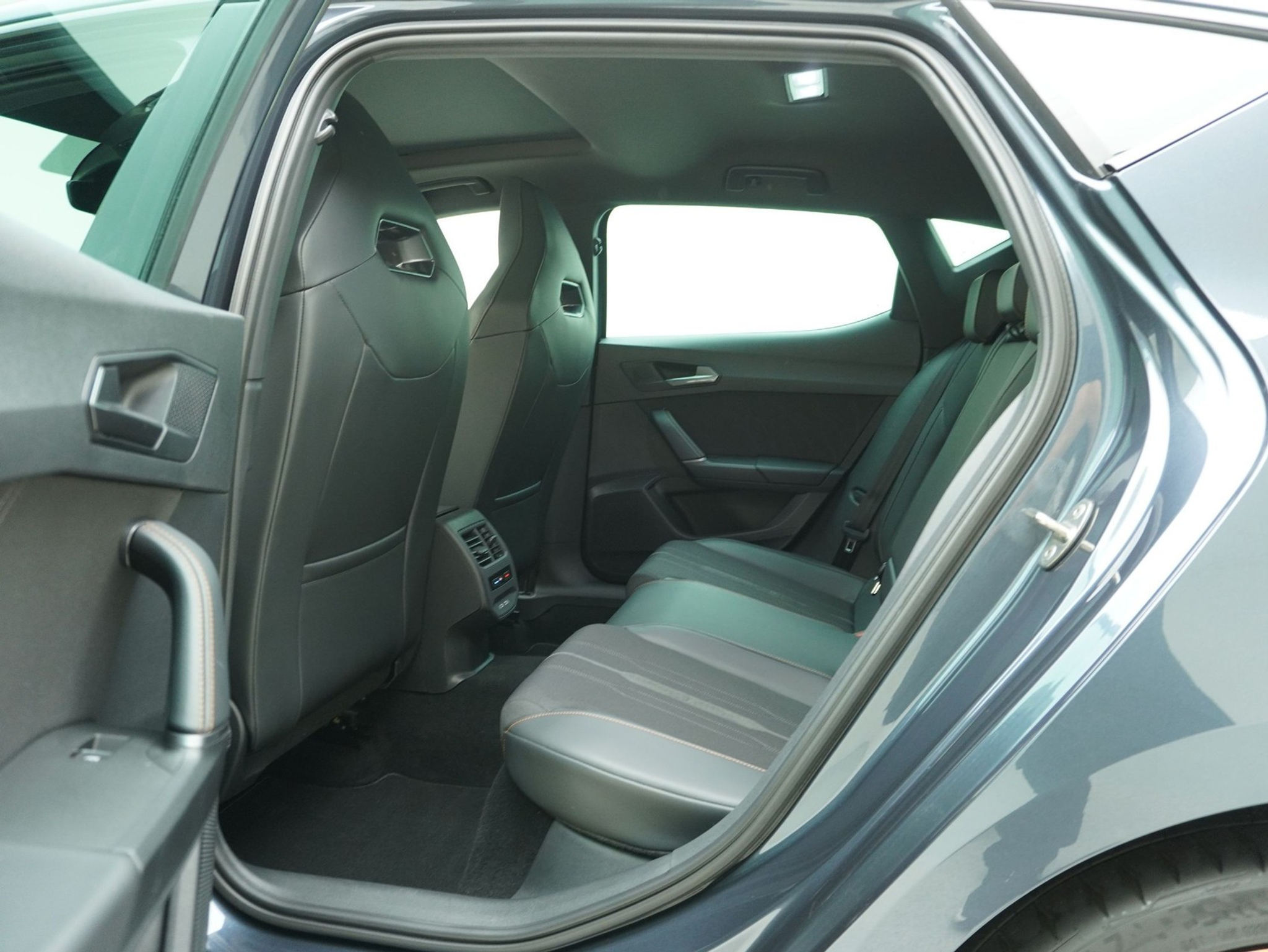 listing desktop thumbnail image 10