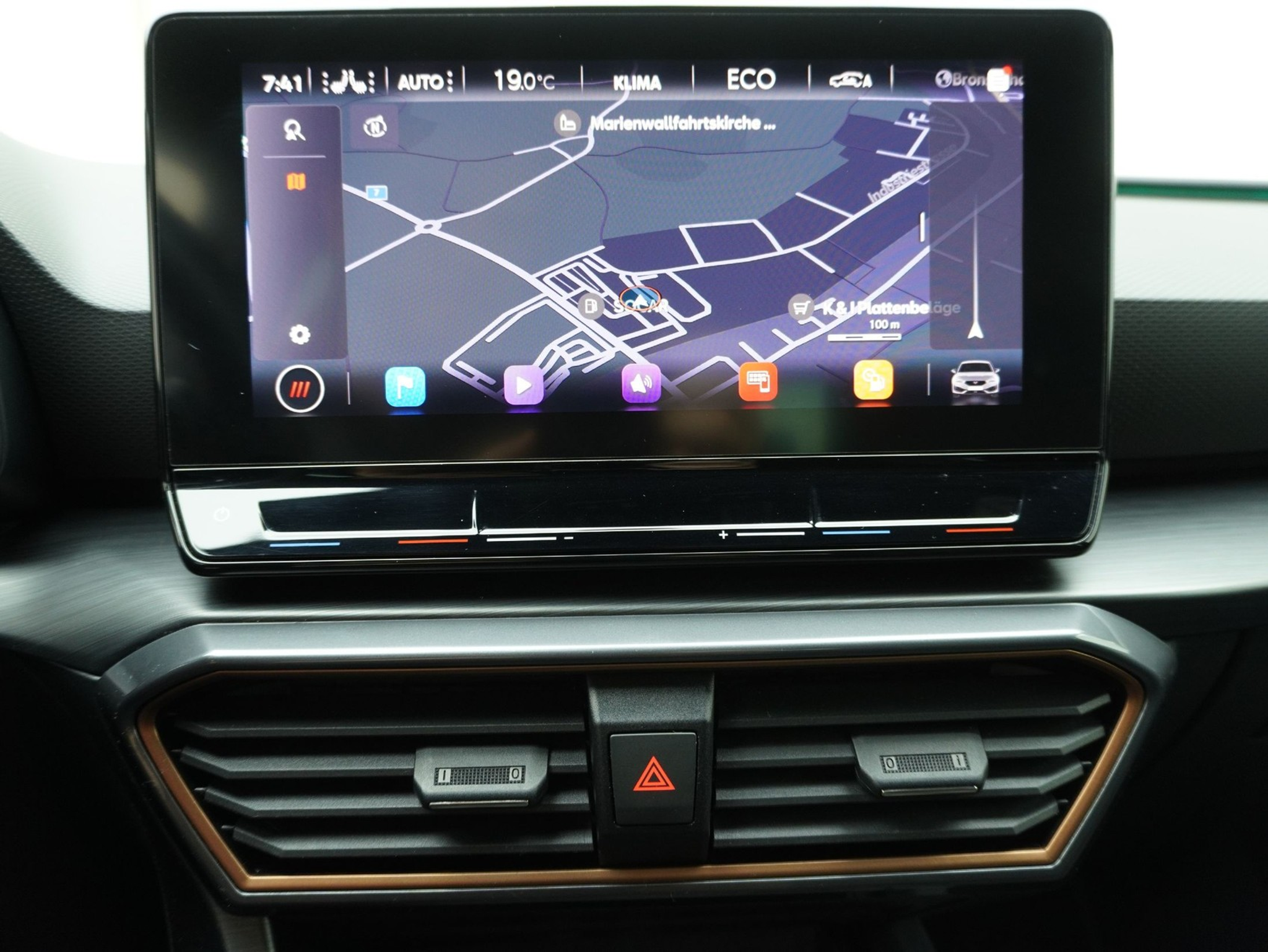 listing desktop thumbnail image 21