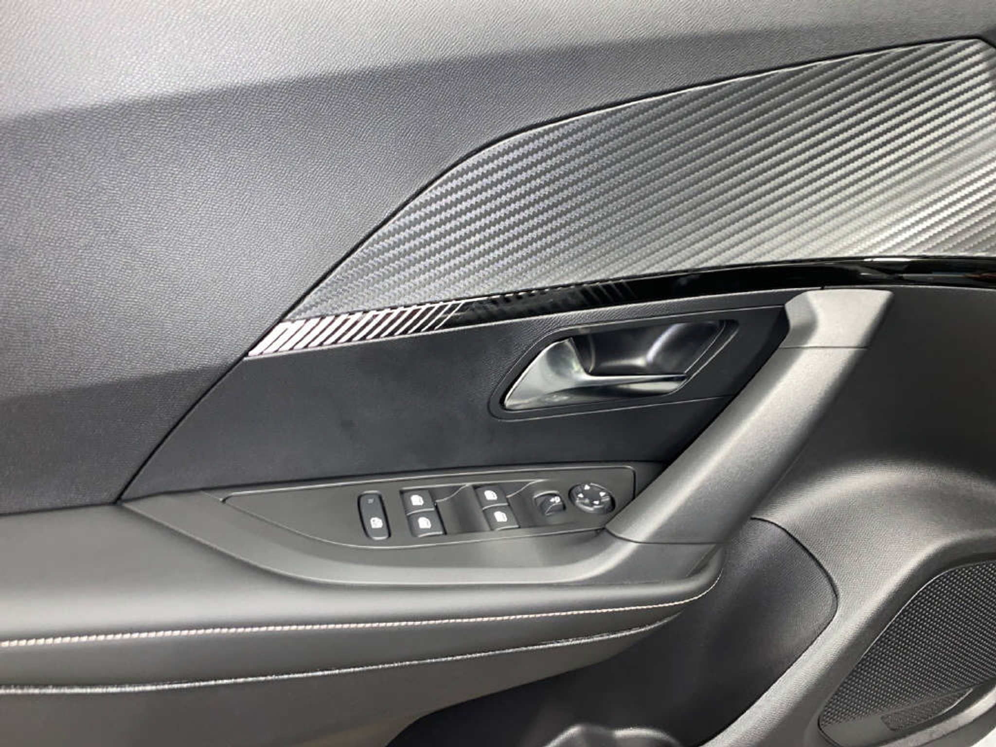 listing desktop thumbnail image 11