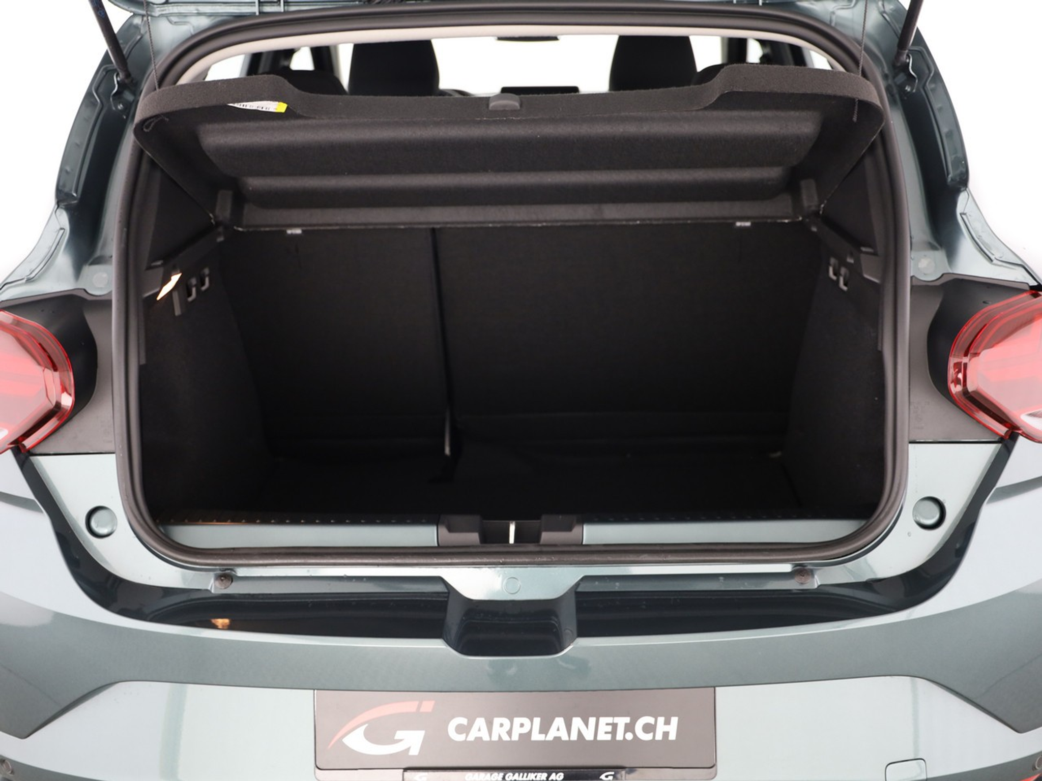 listing desktop thumbnail image 8