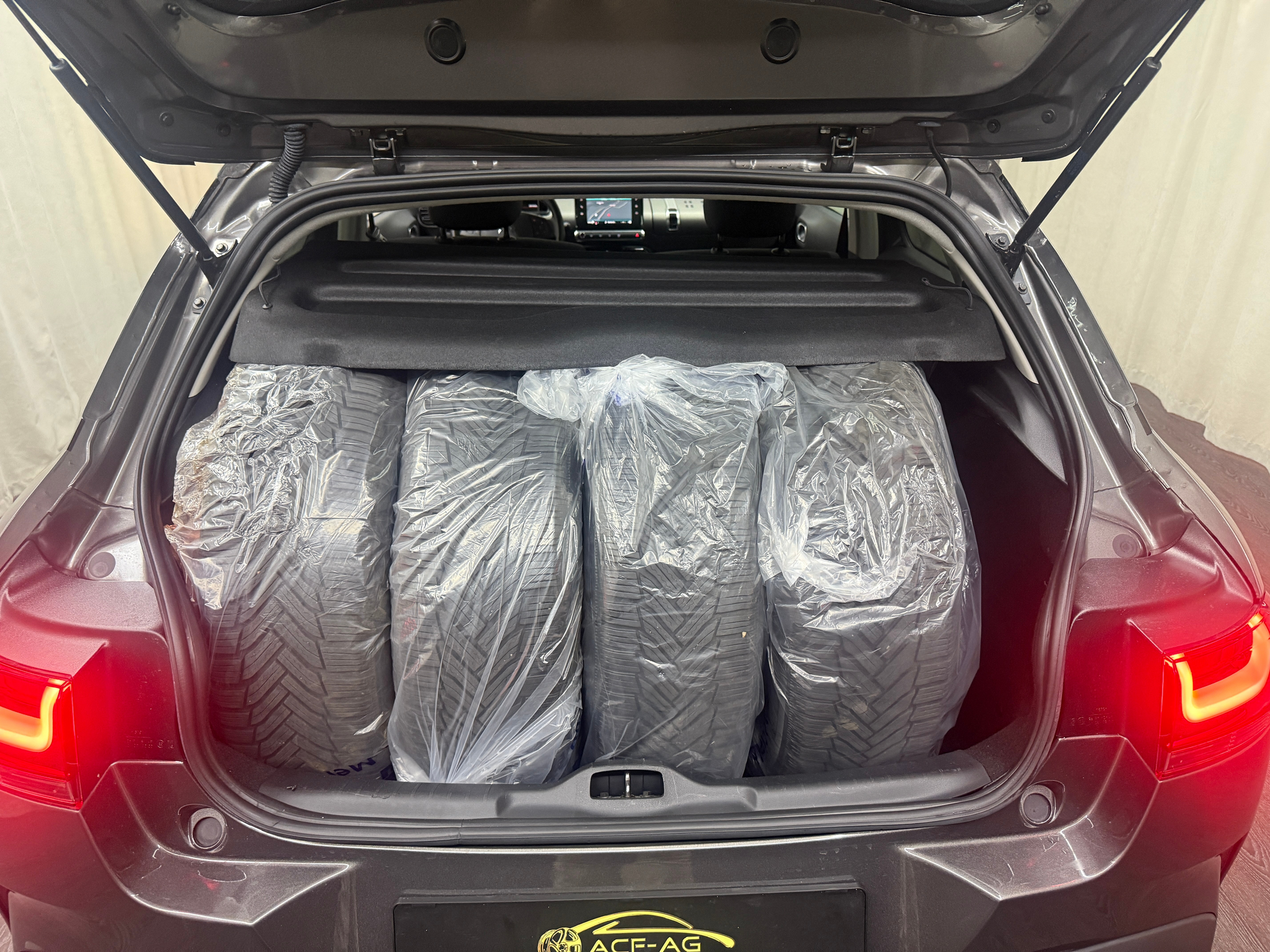 listing desktop thumbnail image 17