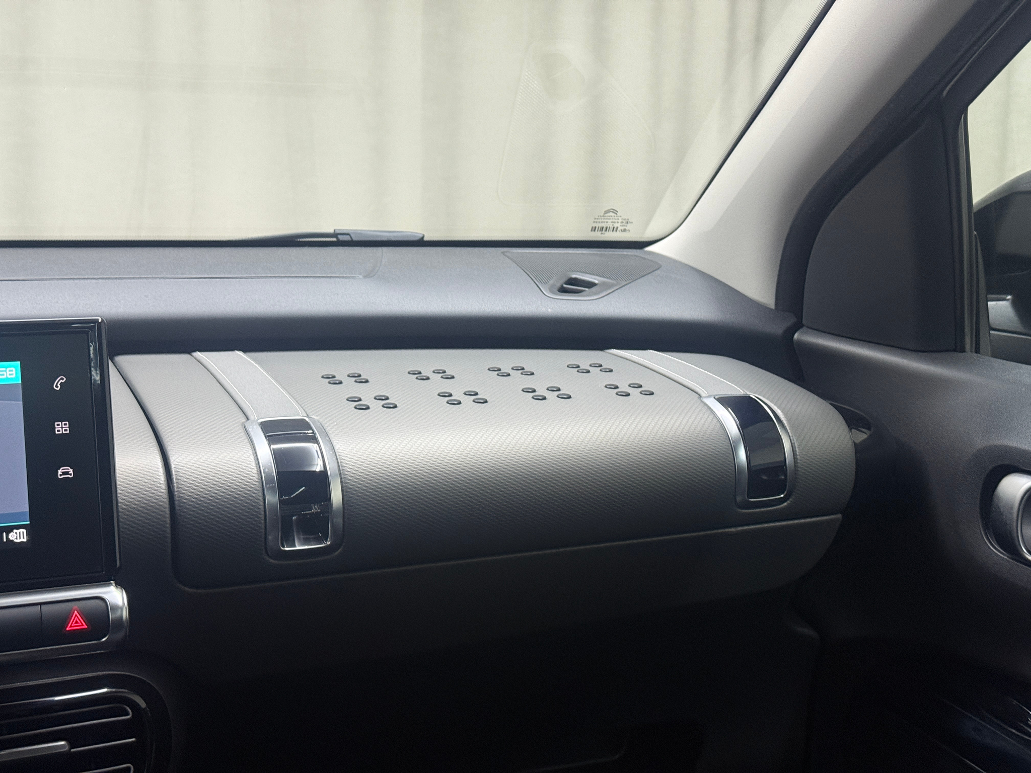 listing desktop thumbnail image 12