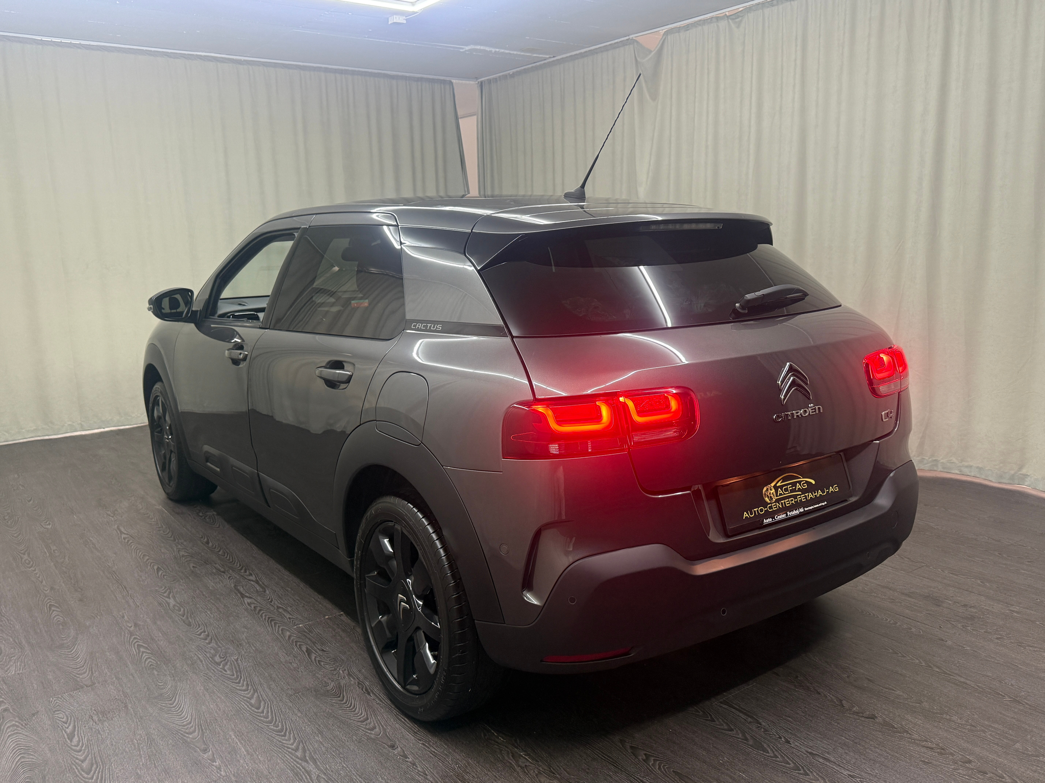 listing desktop thumbnail image 5