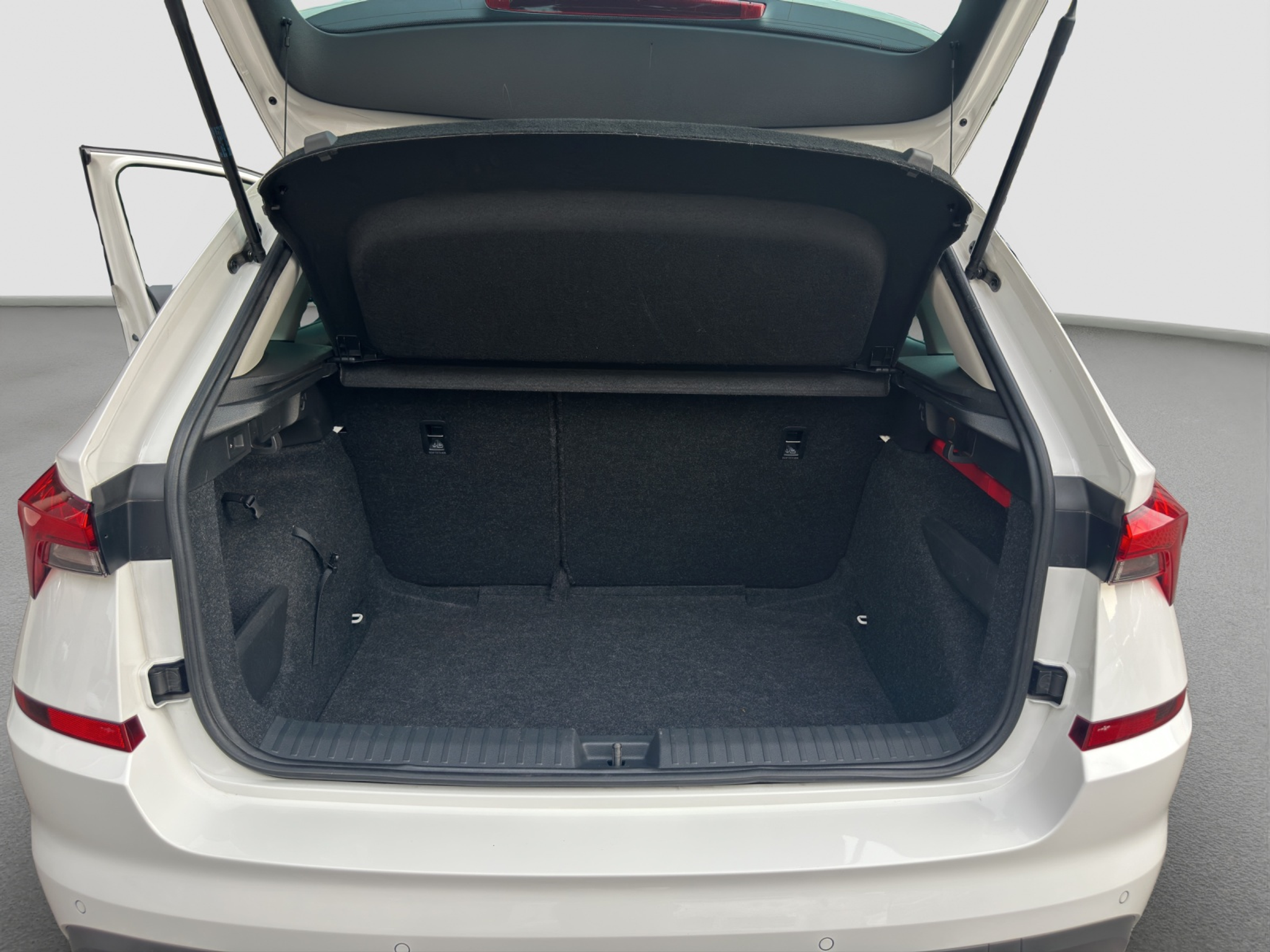 listing desktop thumbnail image 9