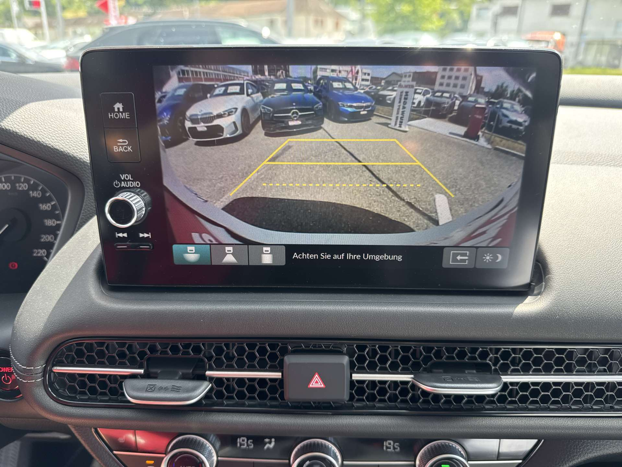 listing desktop thumbnail image 9