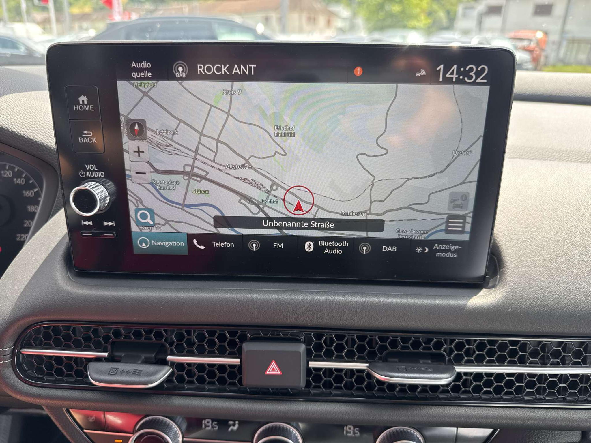 listing desktop thumbnail image 1