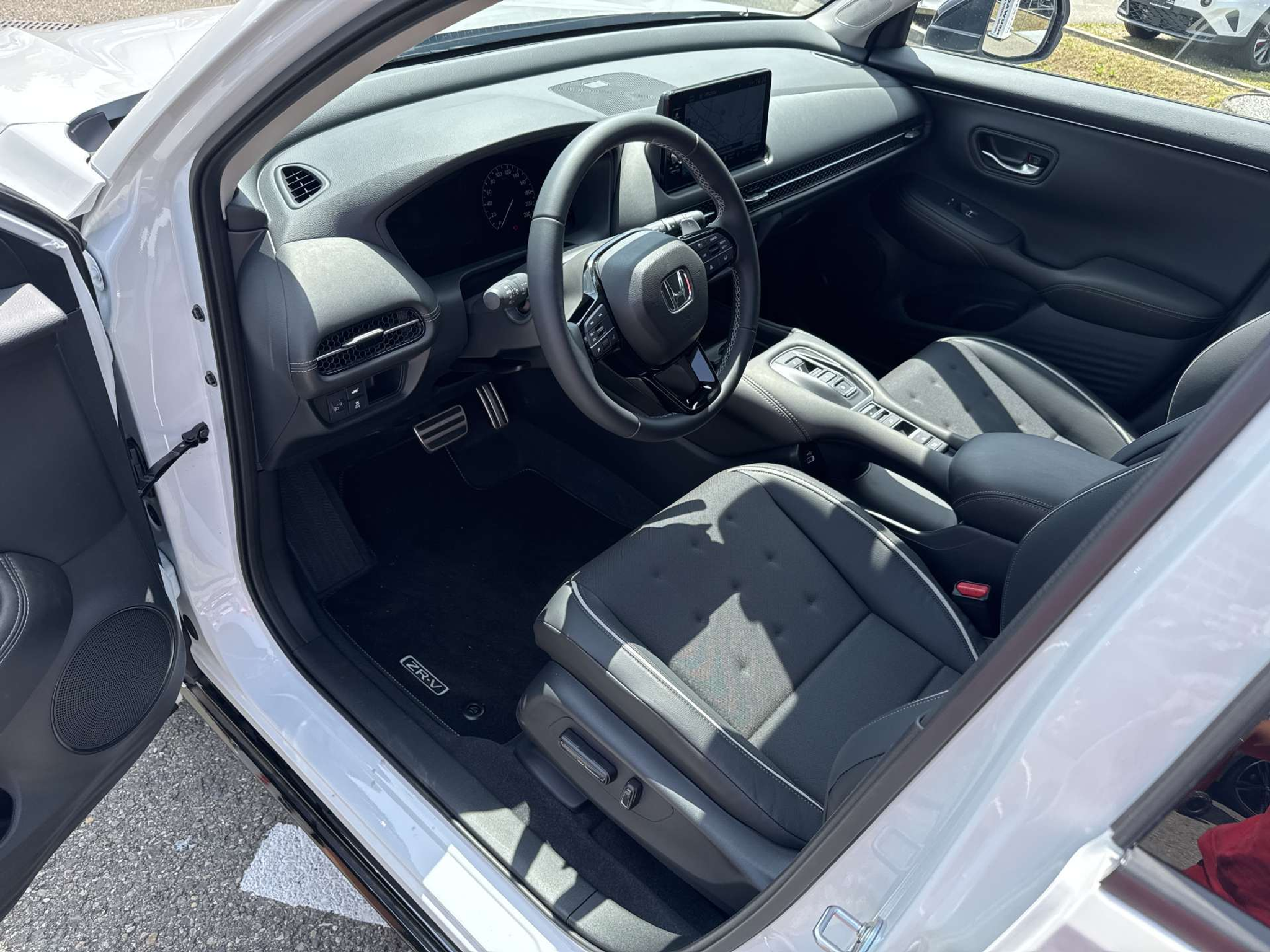 listing desktop thumbnail image 5