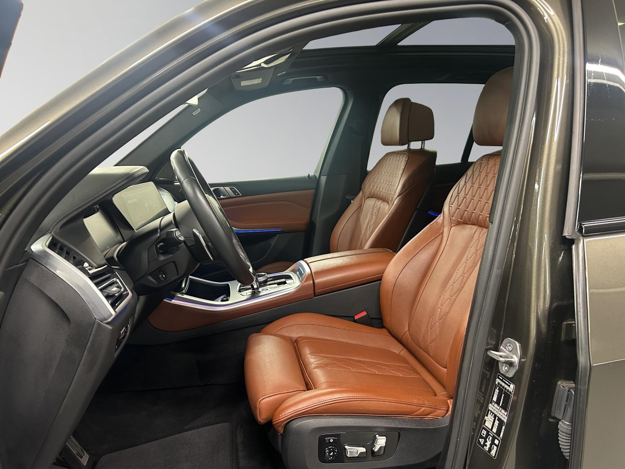 listing desktop thumbnail image 10