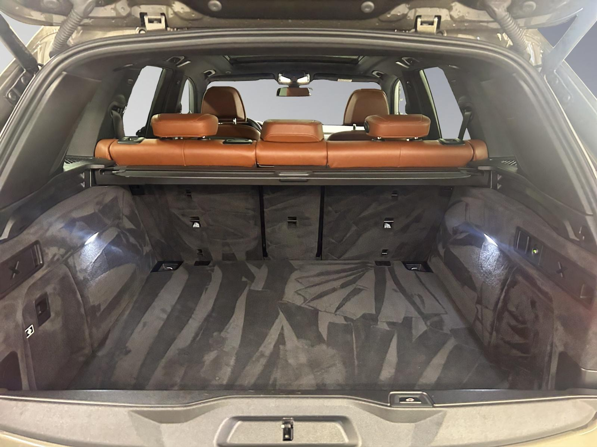 listing desktop thumbnail image 9