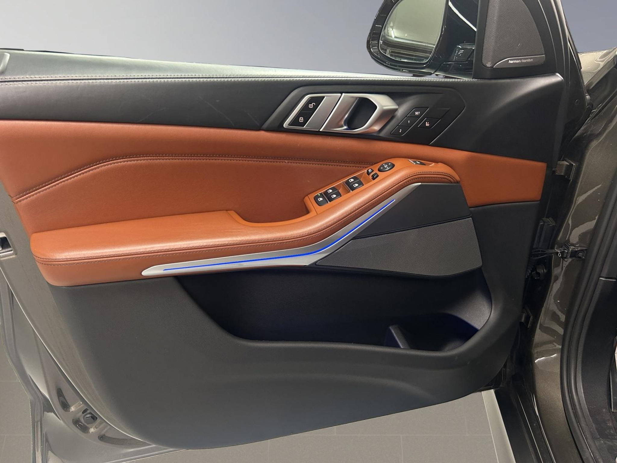 listing desktop thumbnail image 12