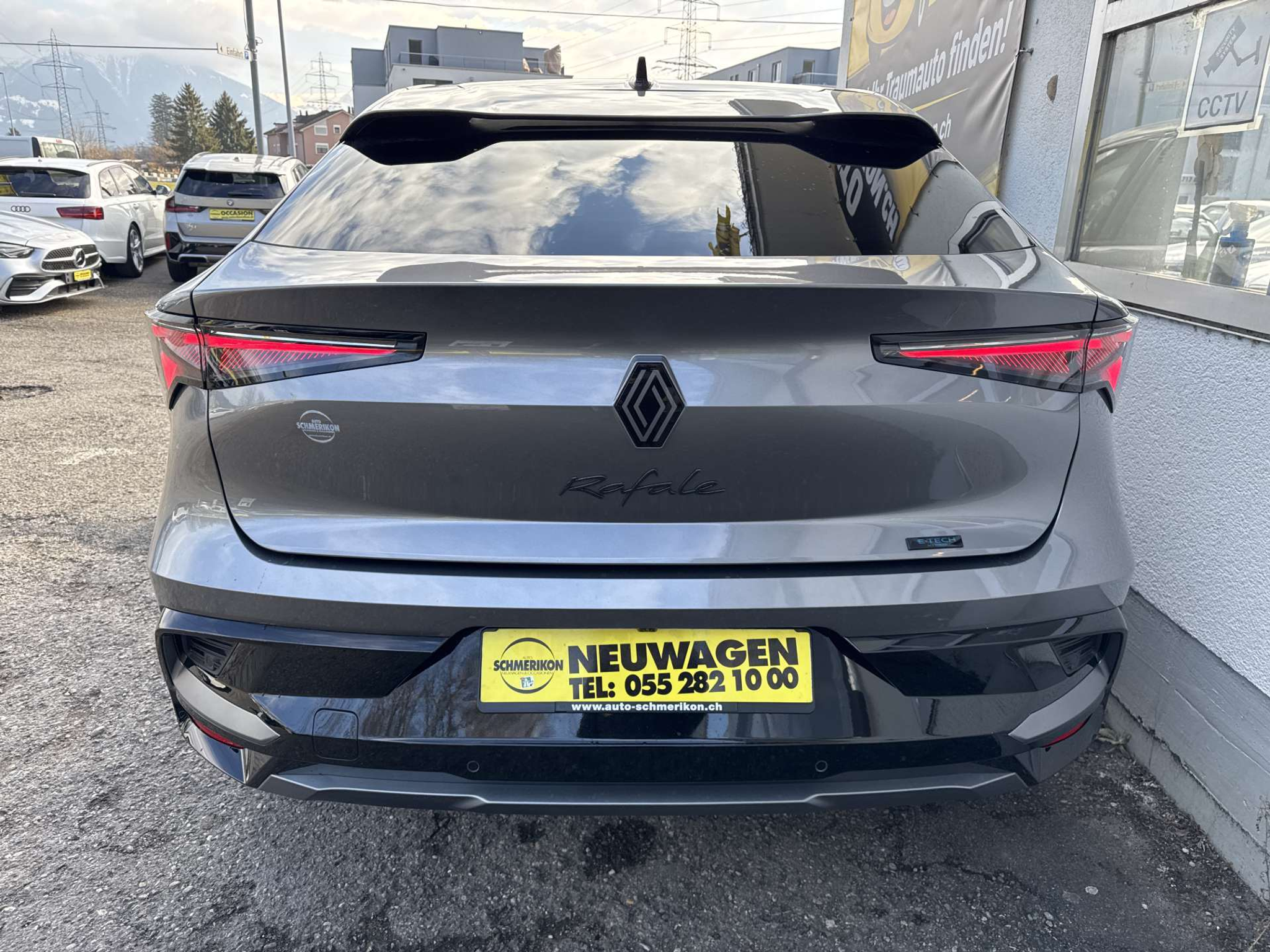 listing desktop thumbnail image 3