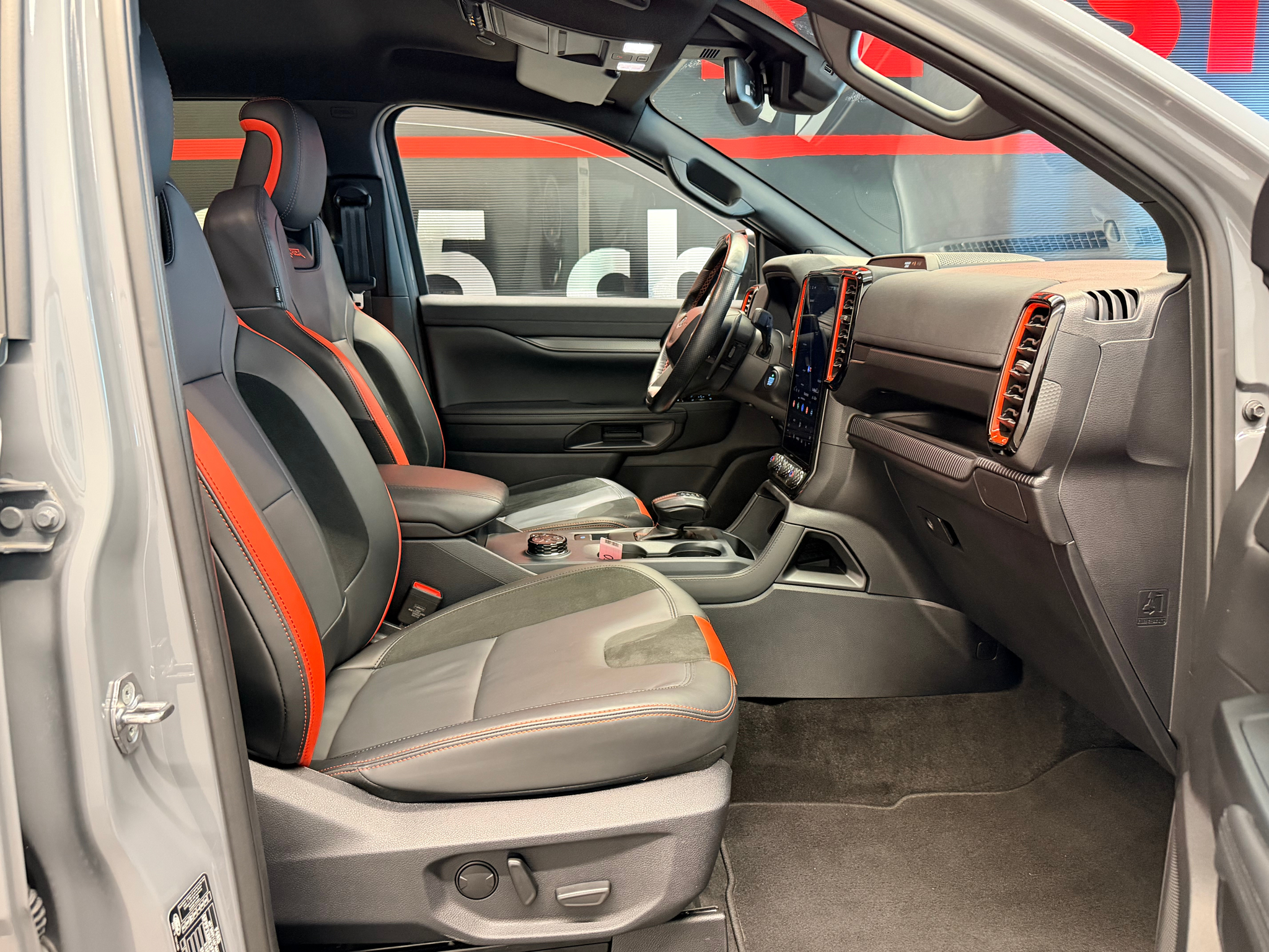 listing desktop thumbnail image 15