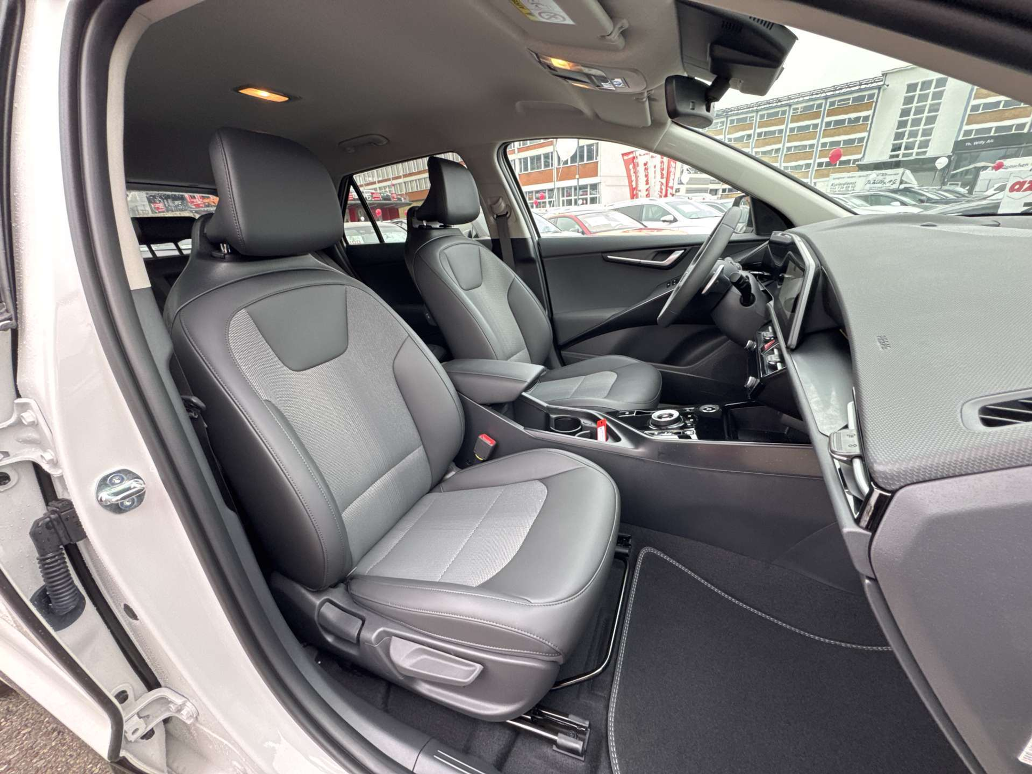 listing desktop thumbnail image 12