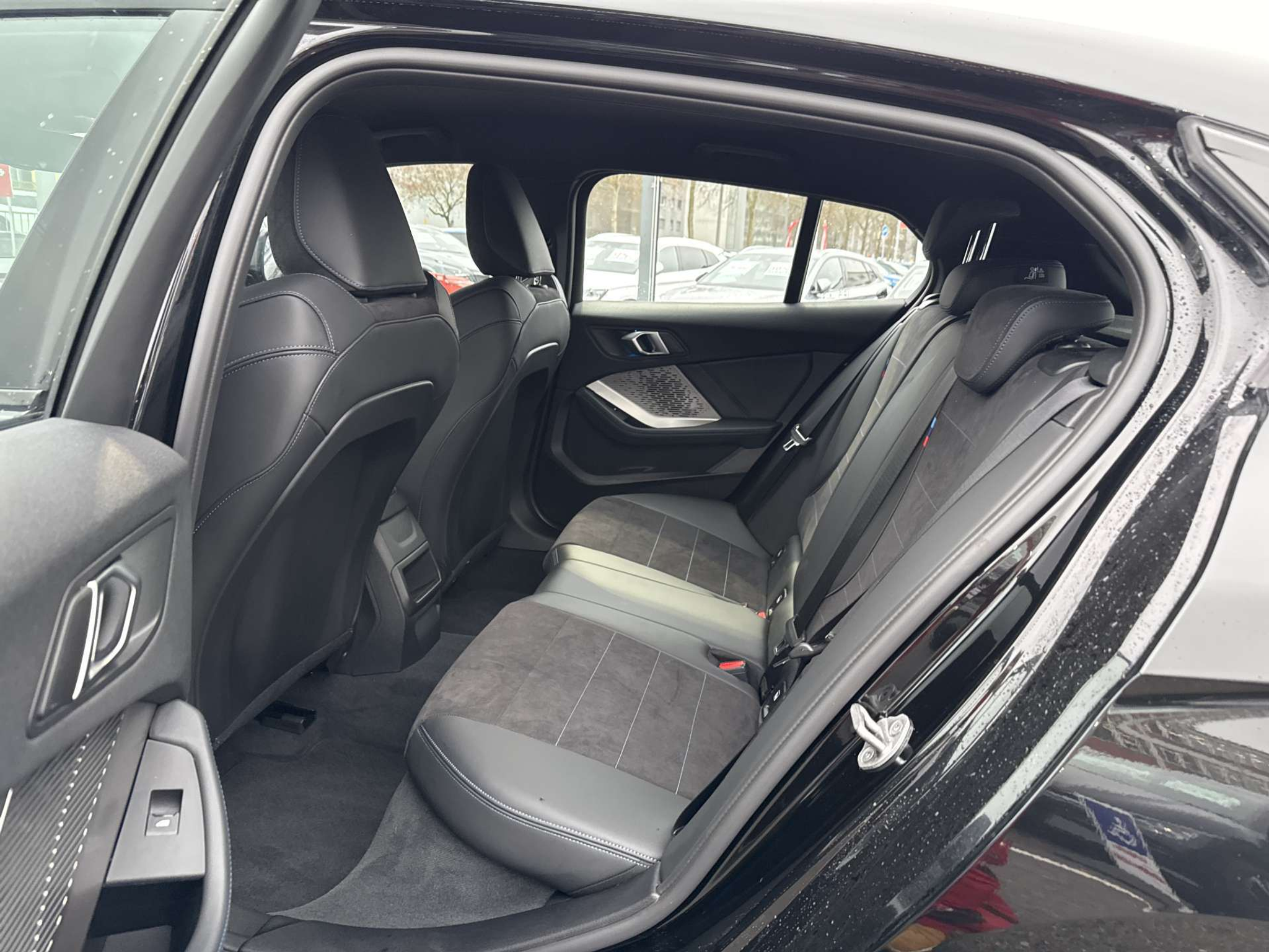 listing desktop thumbnail image 6