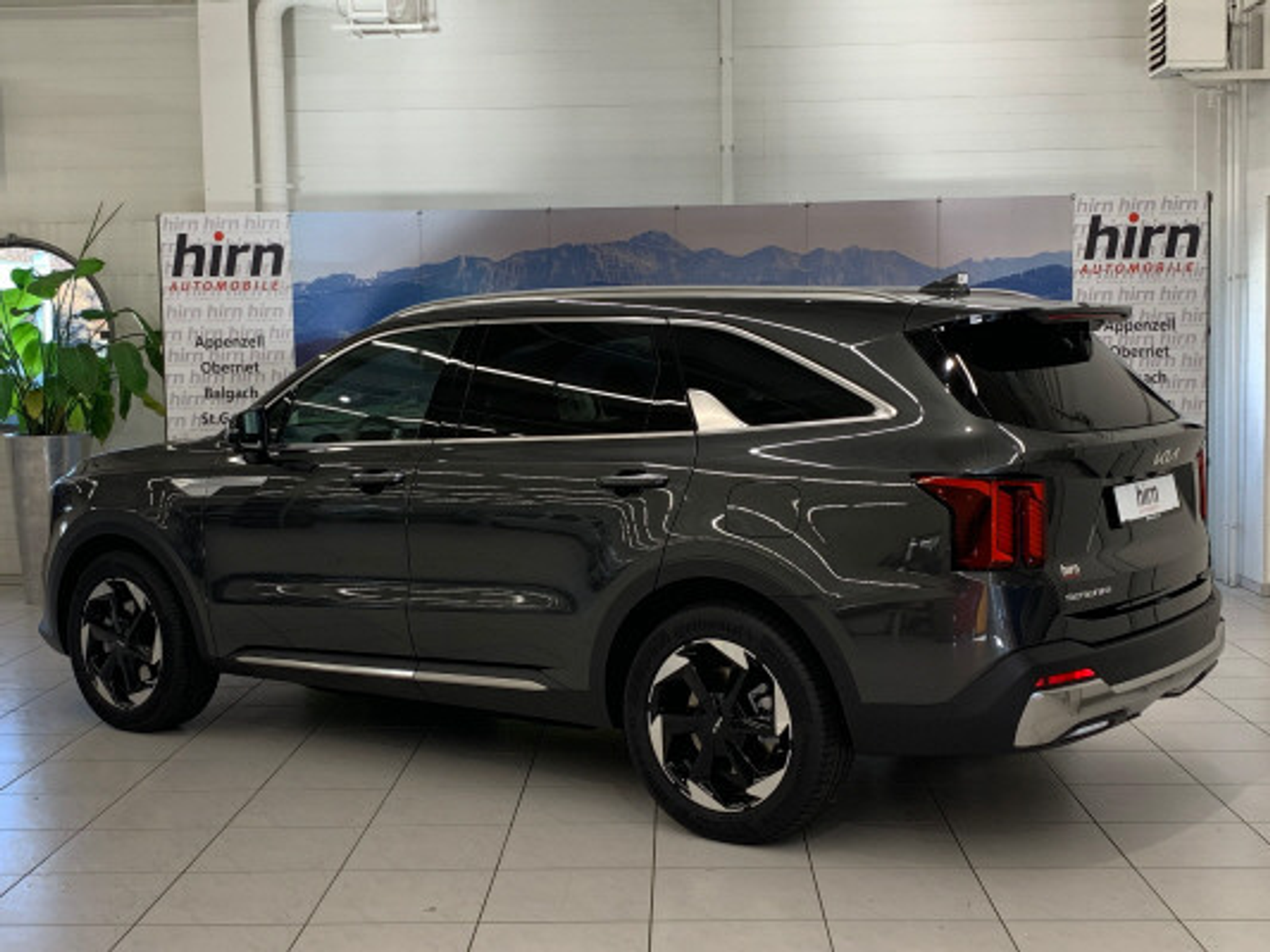 listing desktop thumbnail image 2