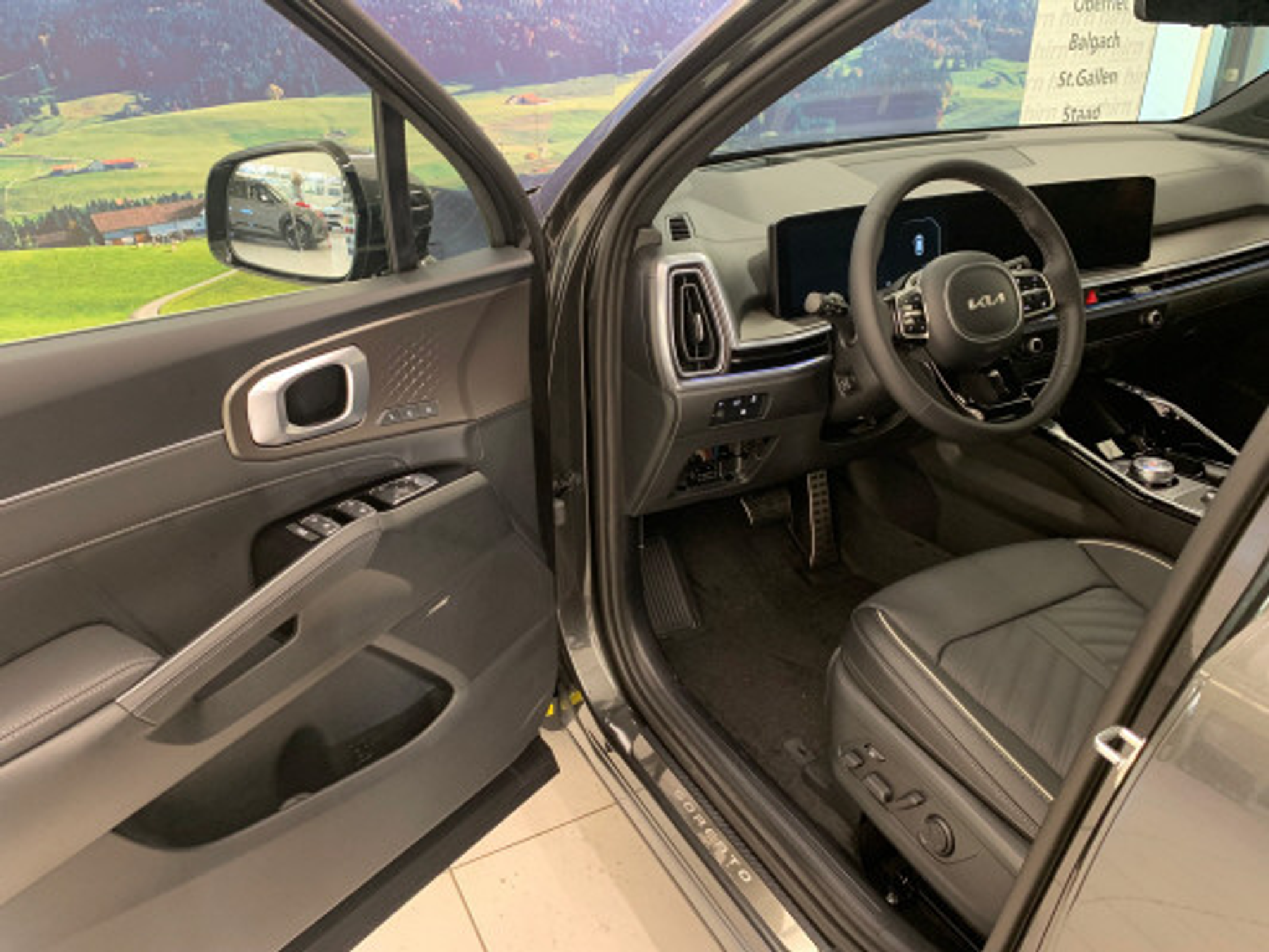 listing desktop thumbnail image 4