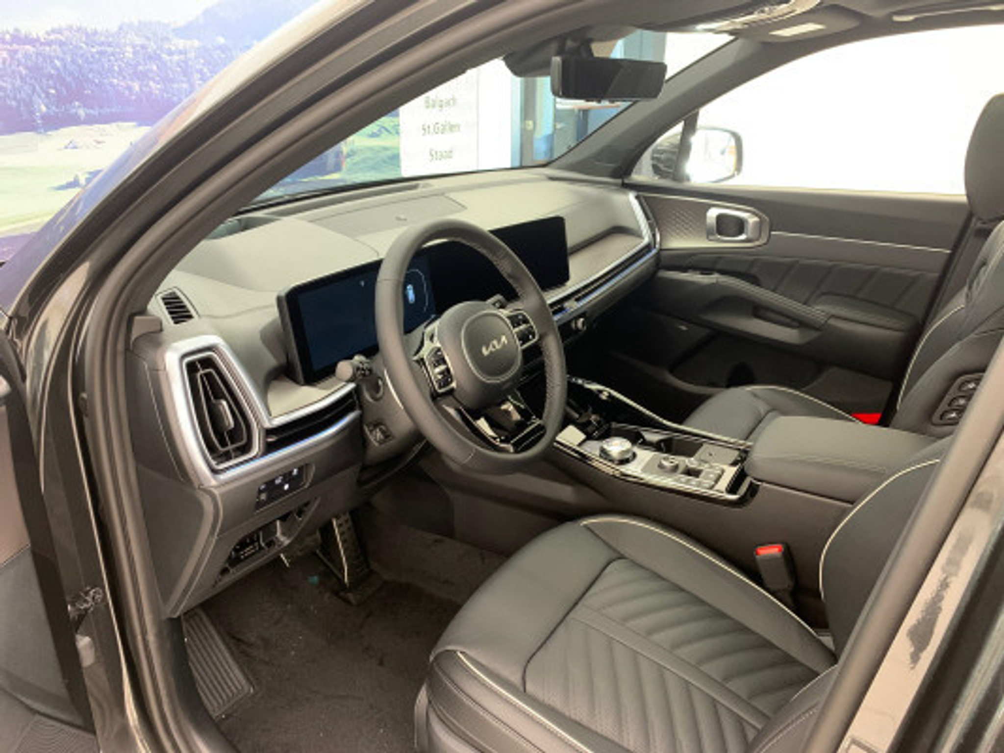 listing desktop thumbnail image 5